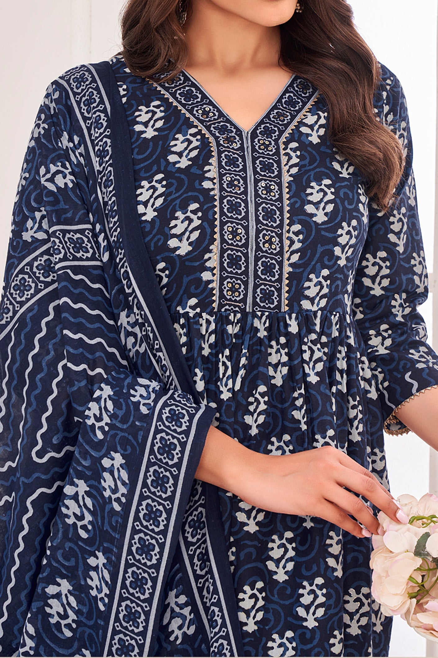 Cotton Thread Embroidered Kurta Set