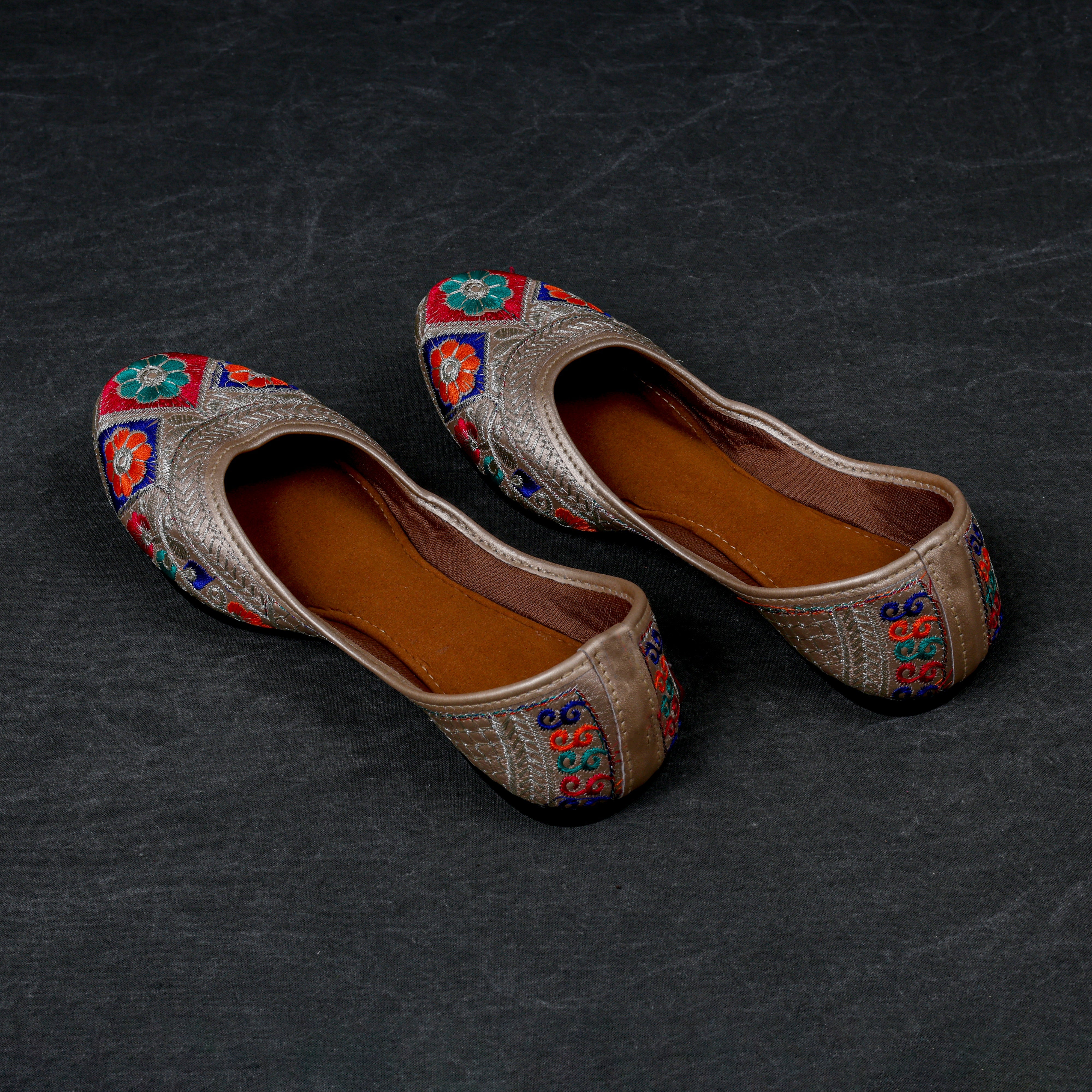Soft Rexine Gold Round Toe Jutti