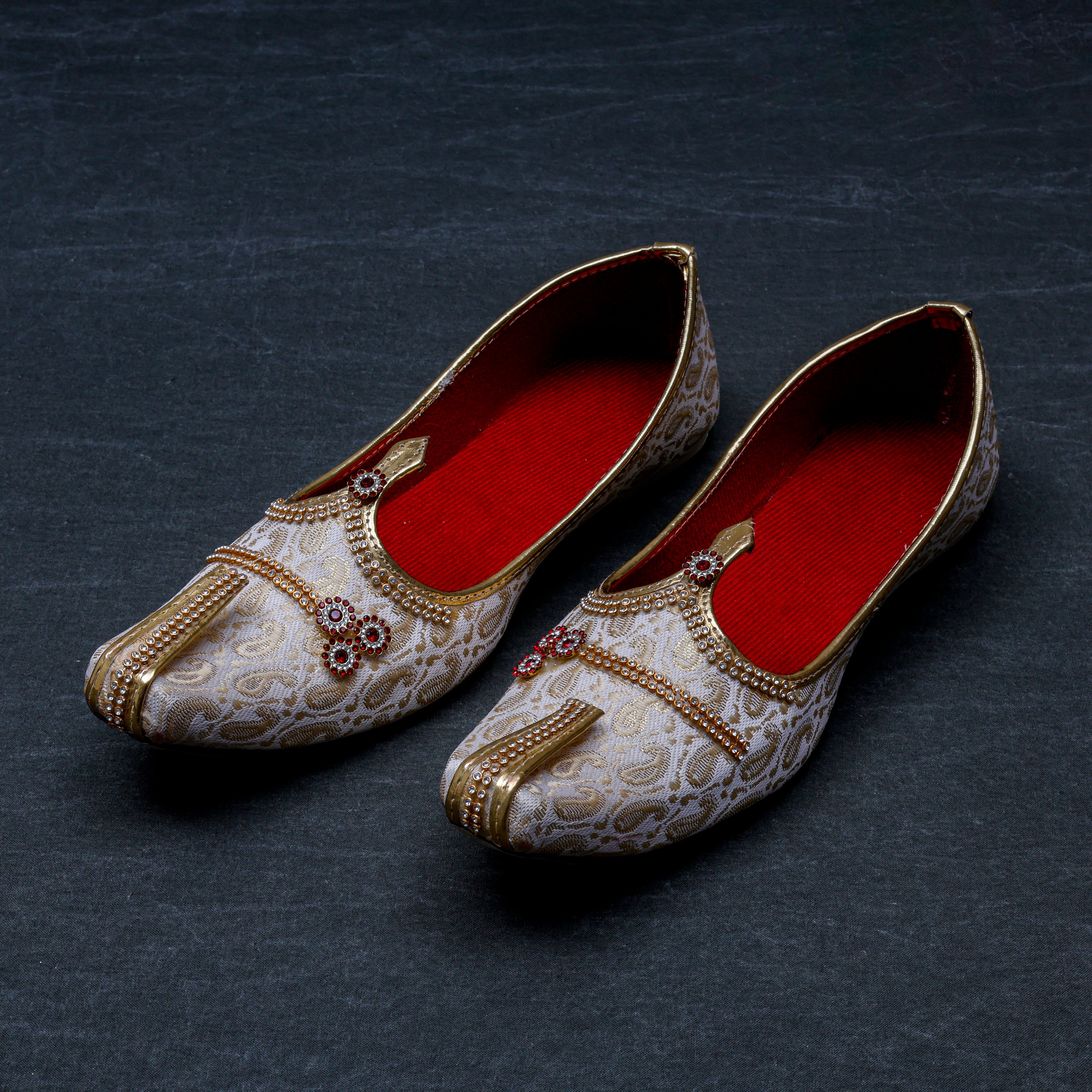 Textured Gold Artisan Ethnic Mojari