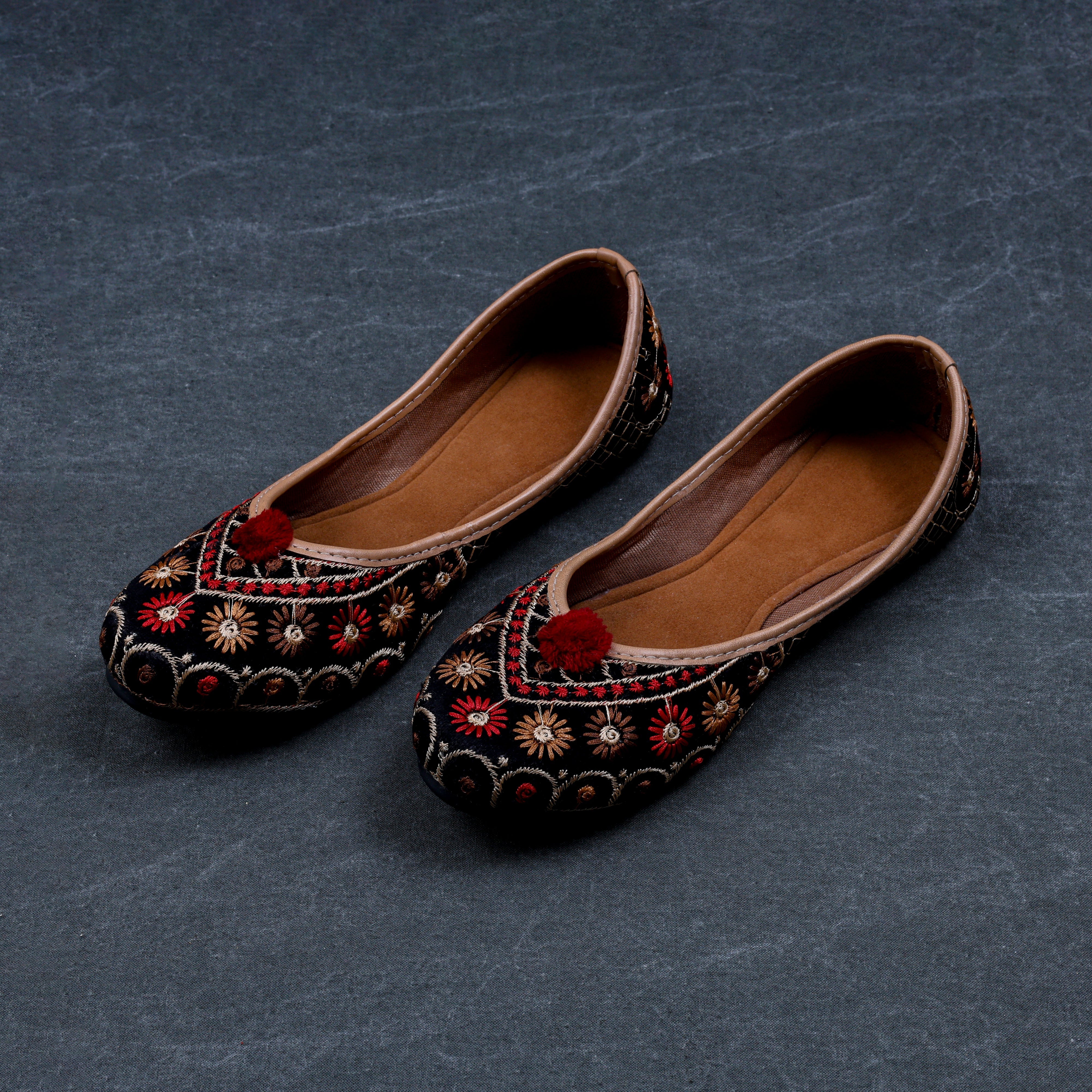 Black Textured Ethnic Jutti Flats