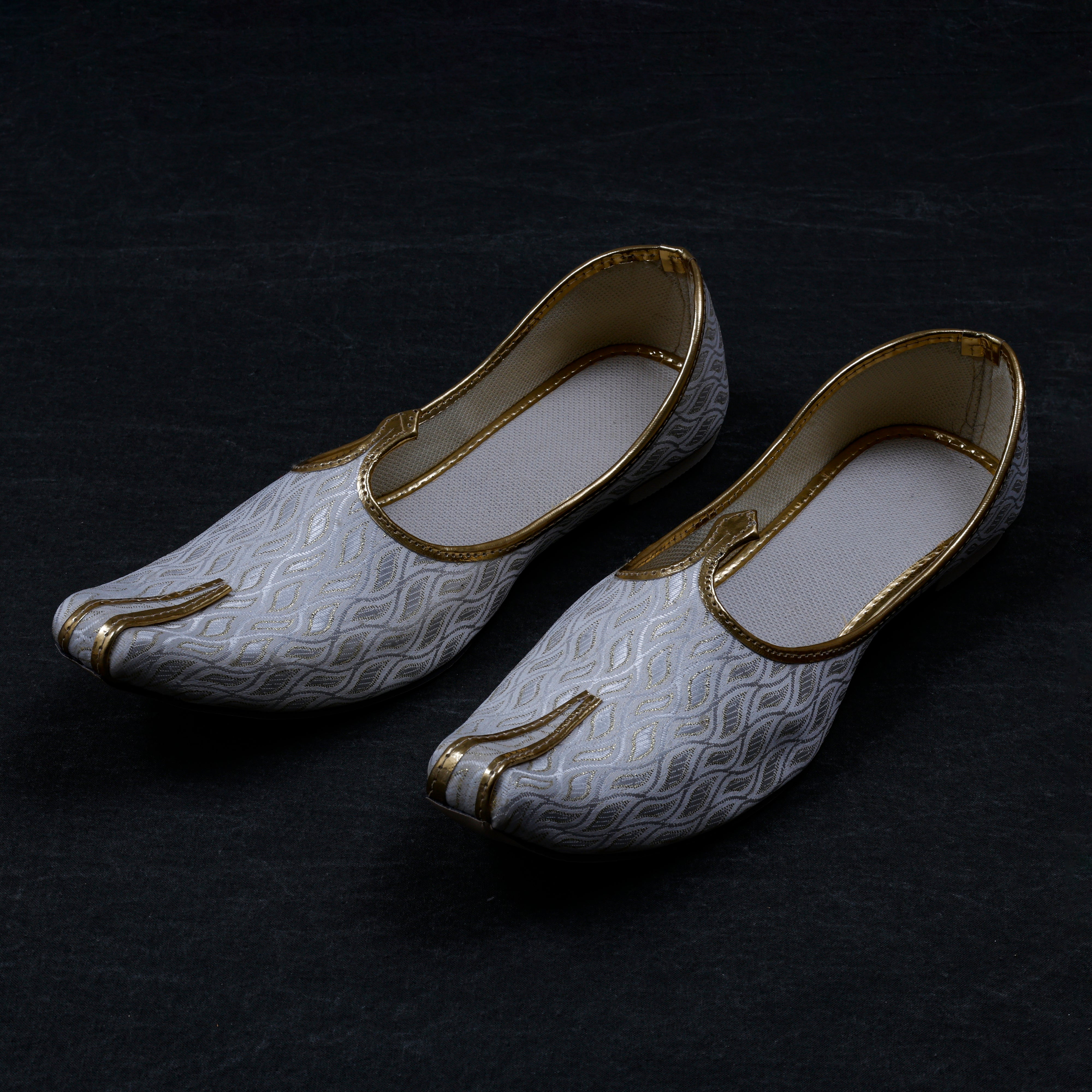 White Textured Artisan Mojari