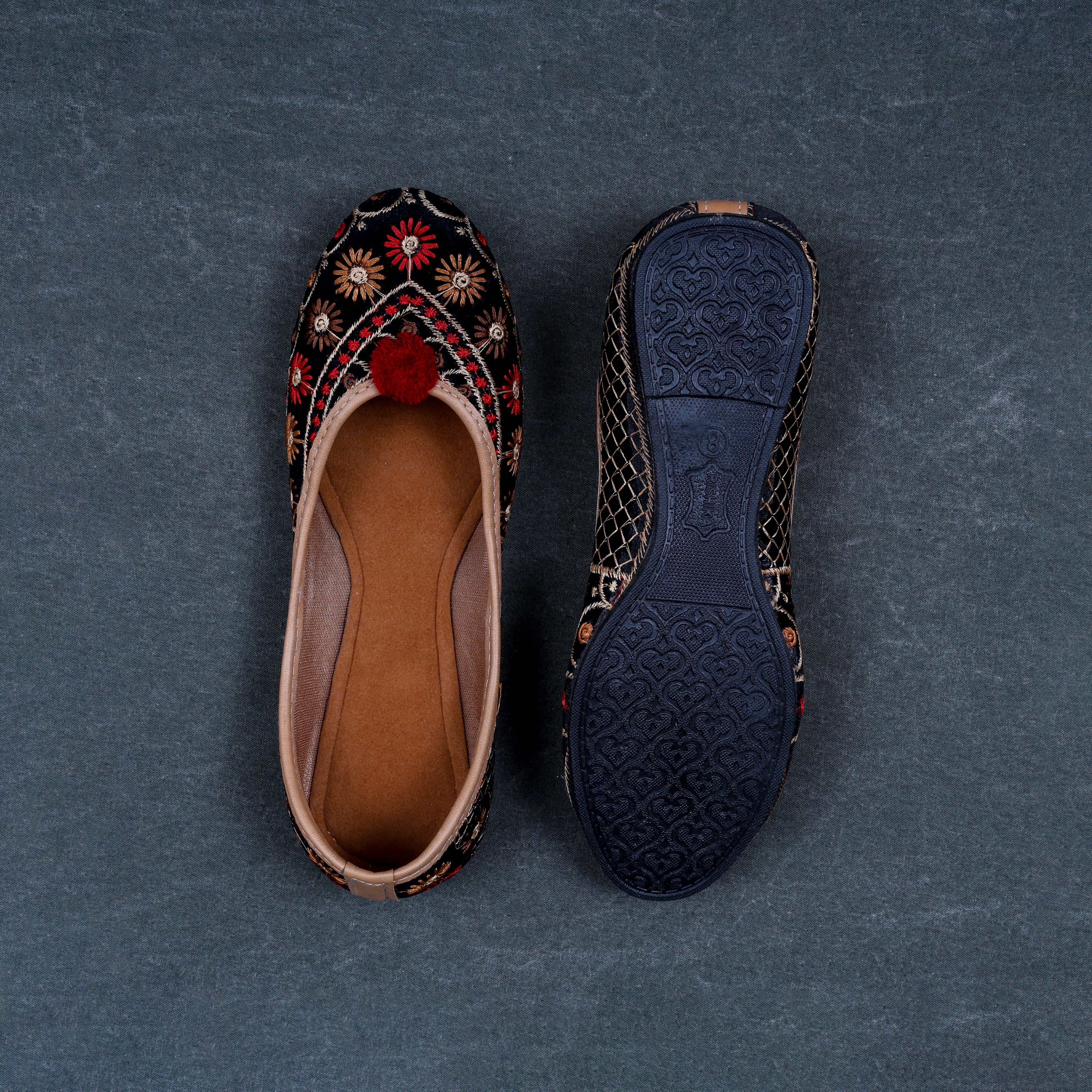 Black Textured Ethnic Jutti Flats