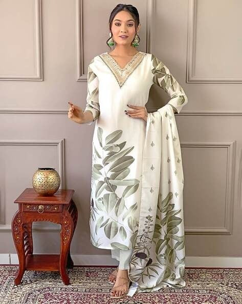 White Chanderi Silk Embroidered Kurta Set