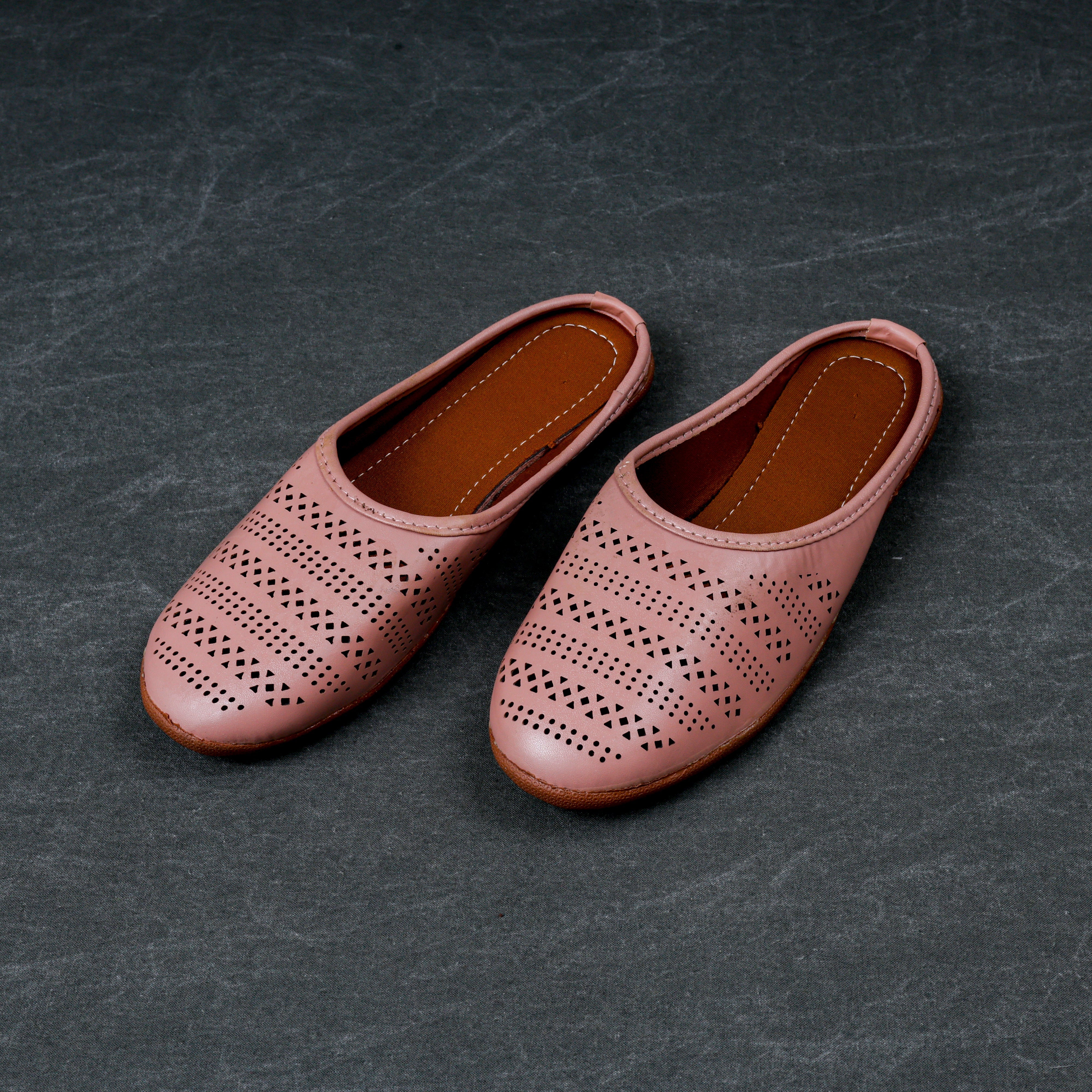 Peach Textured Rexine Jutti Mules