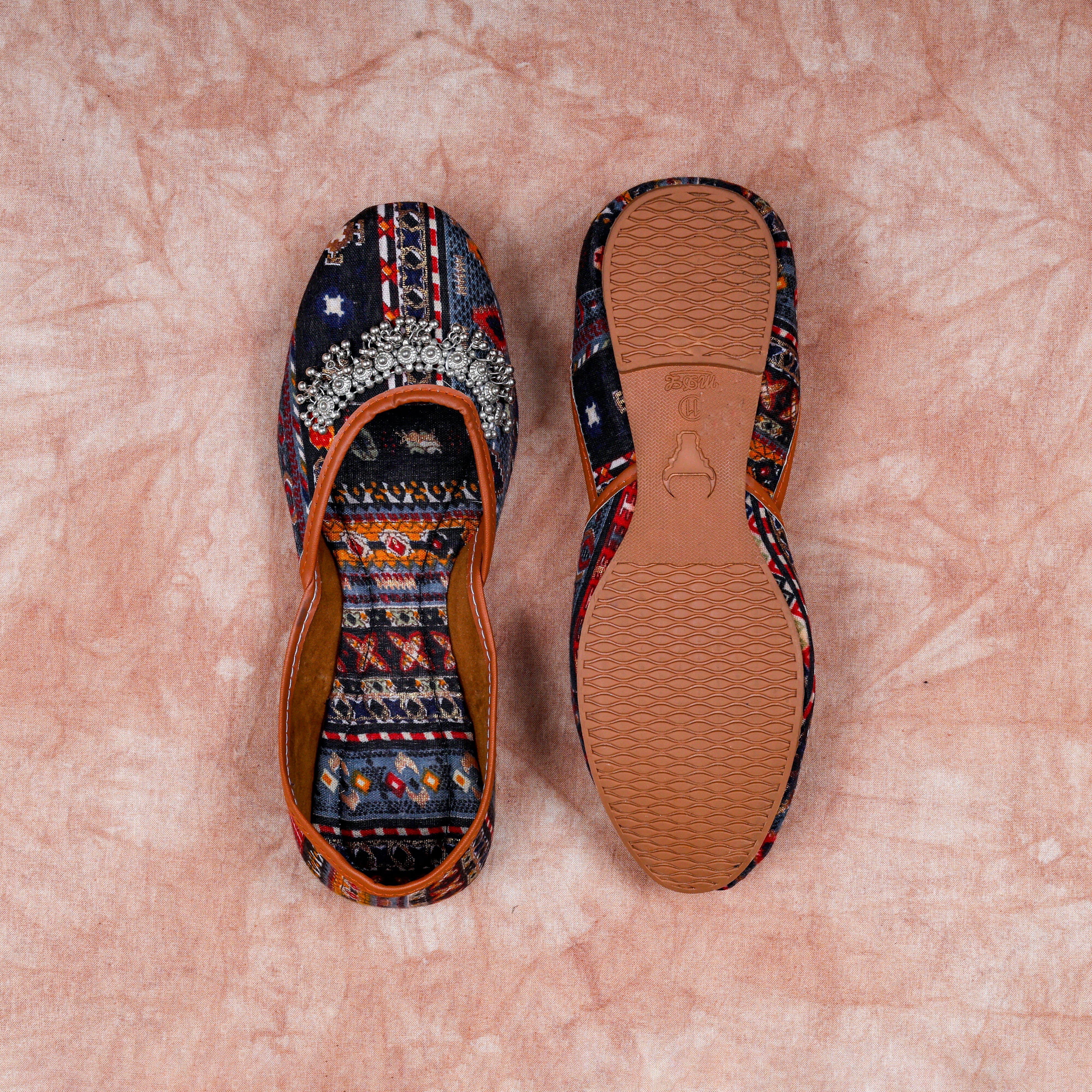 Textured Multicolor Handcrafted Jutti Flats