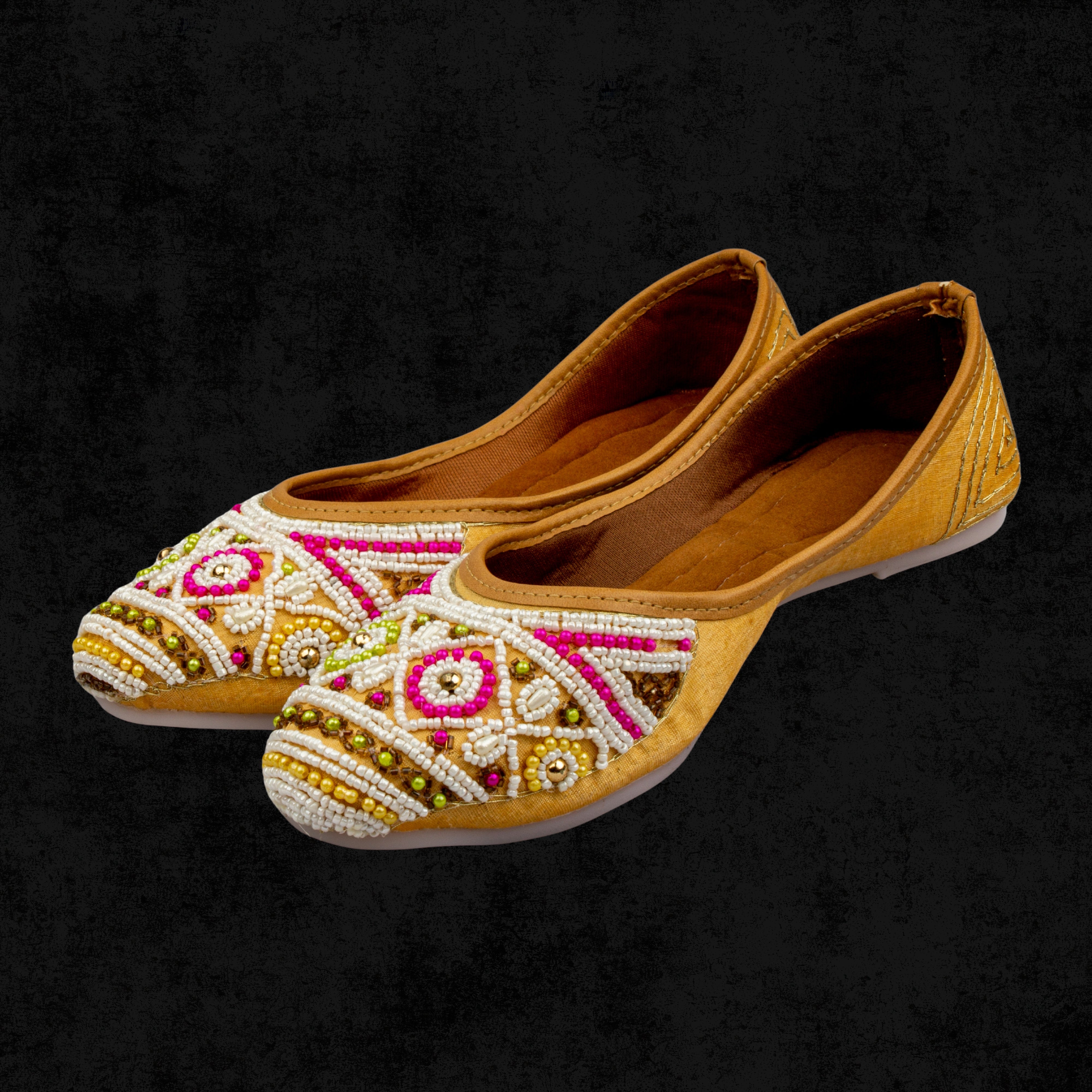 Soft Fabric White Closed Toe Jutti