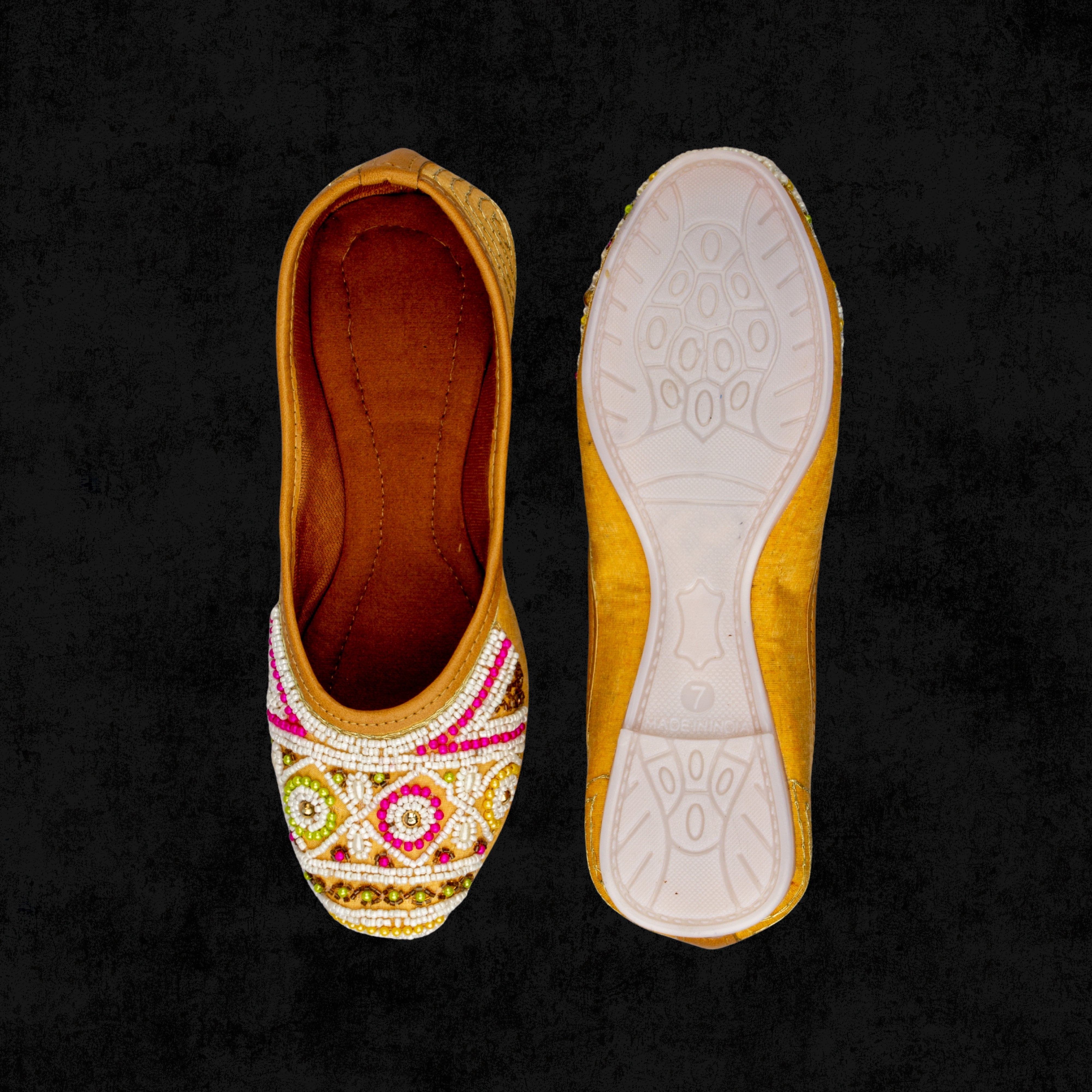 Soft Fabric White Closed Toe Jutti