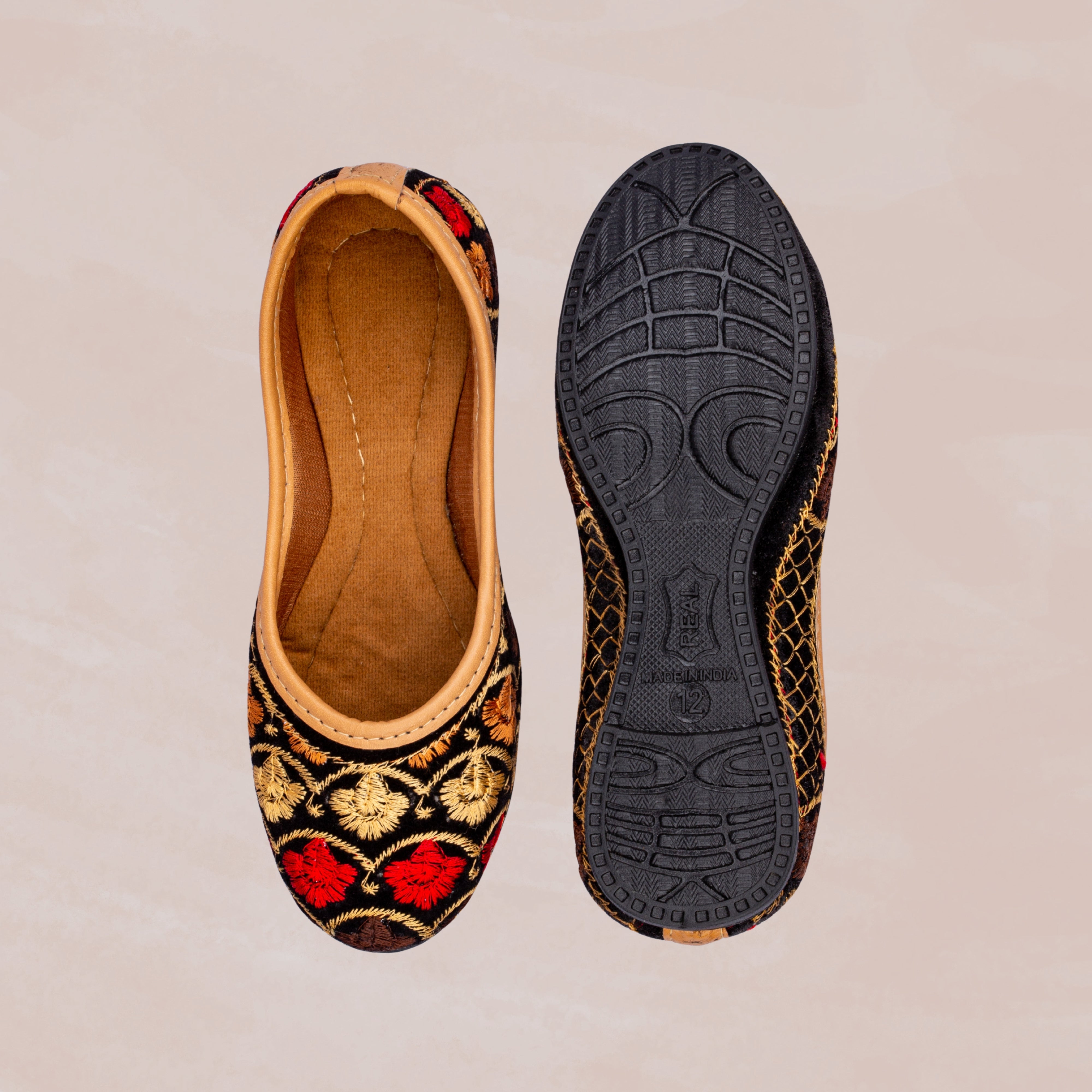 Comfortable Black Artisan Crafted Jutti