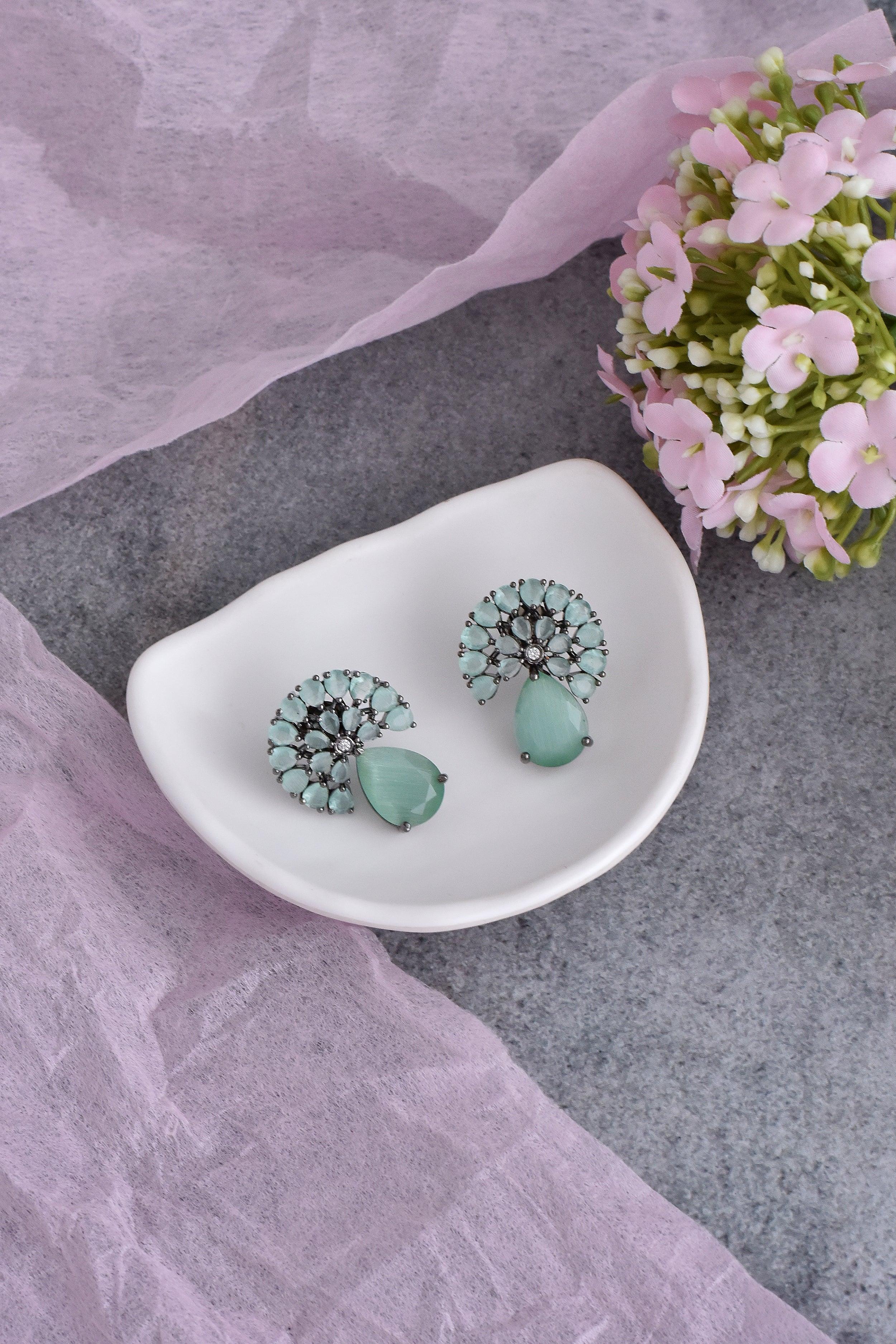Emerald Glimmer Zirconia Earrings - Dyulokha