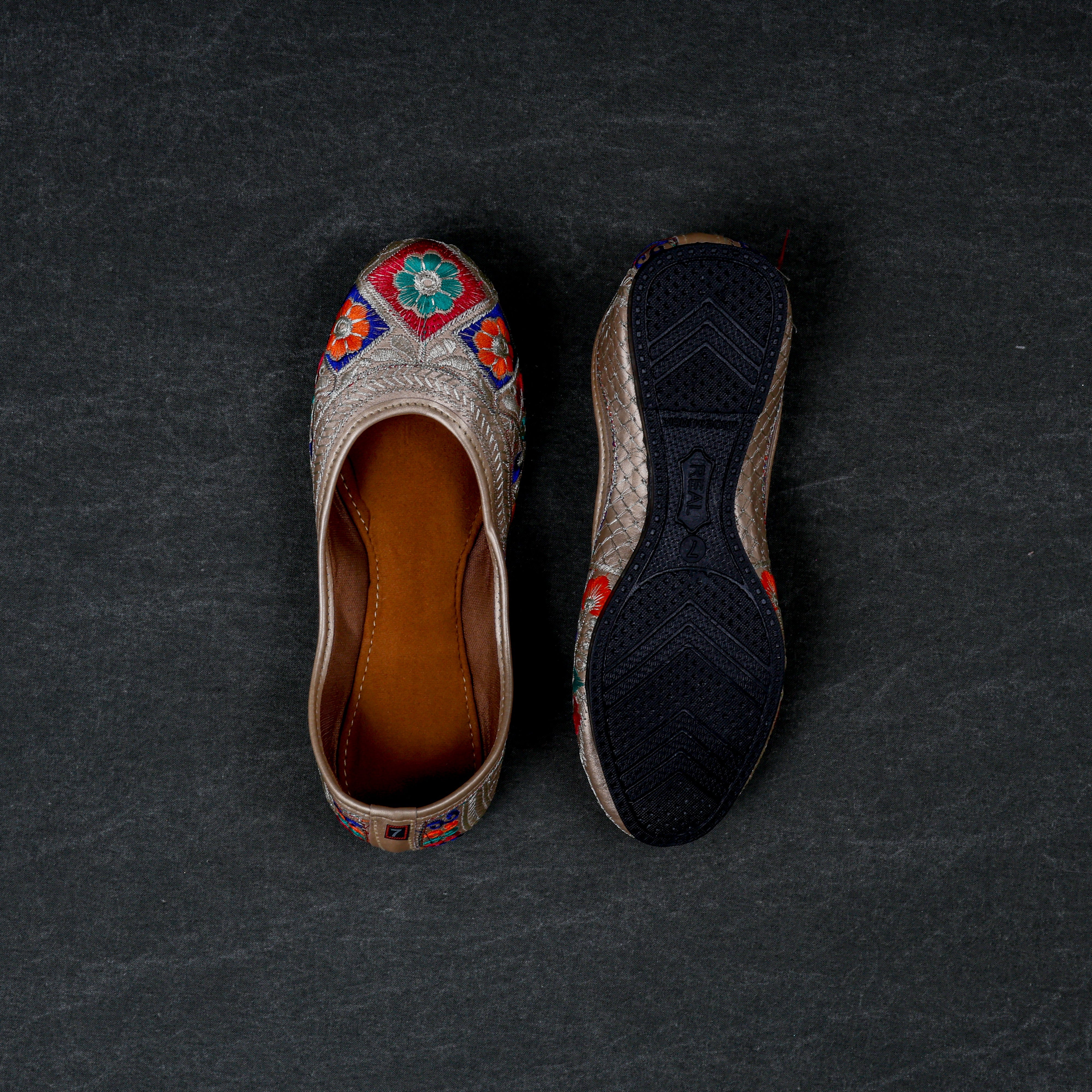Soft Rexine Gold Round Toe Jutti