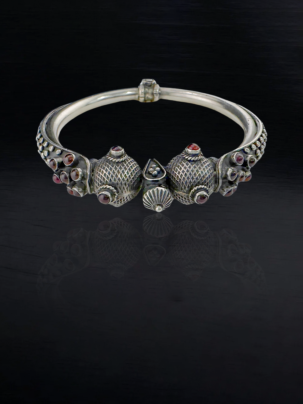 Artistry Curve Bangle