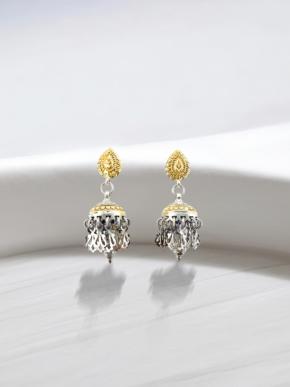 Charm Intemporel Jhumkas