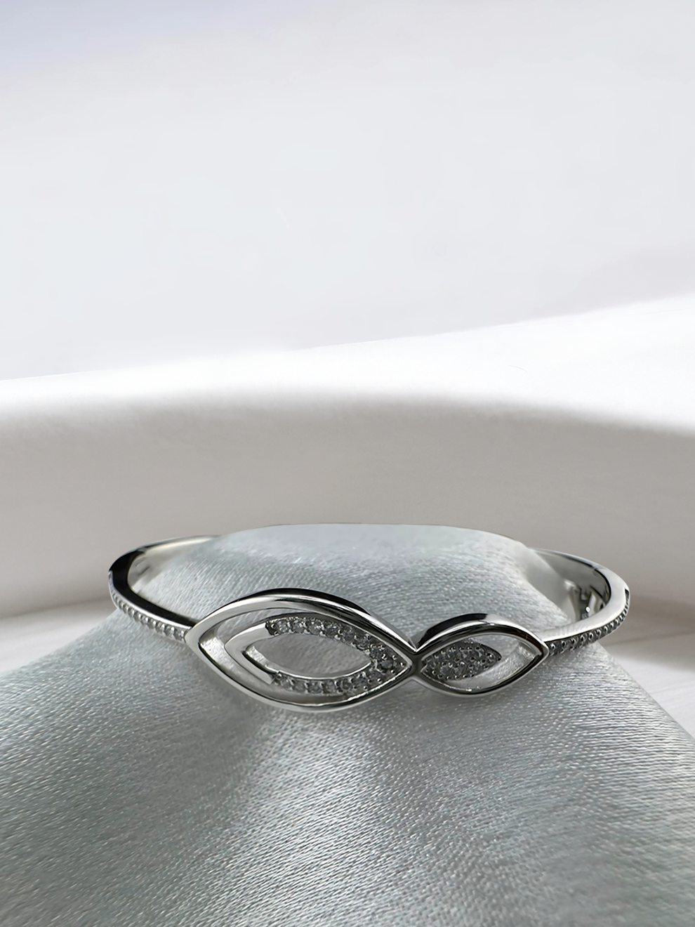 Delicate Brilliance Bracelet