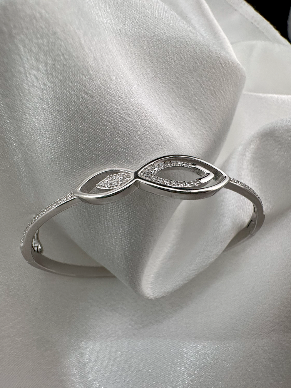 Delicate Brilliance Bracelet
