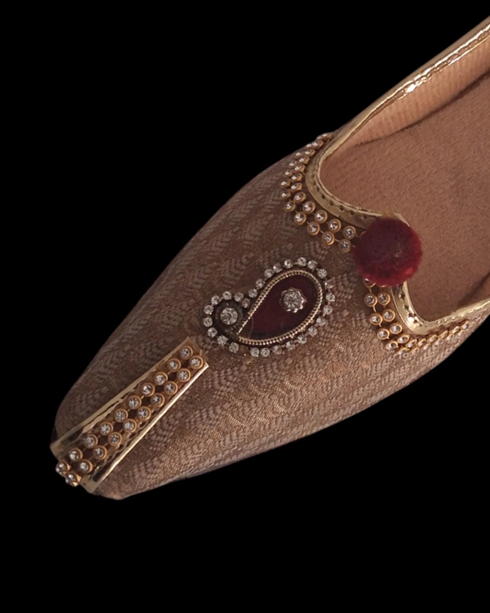 Gold Textured Pointed Mojari