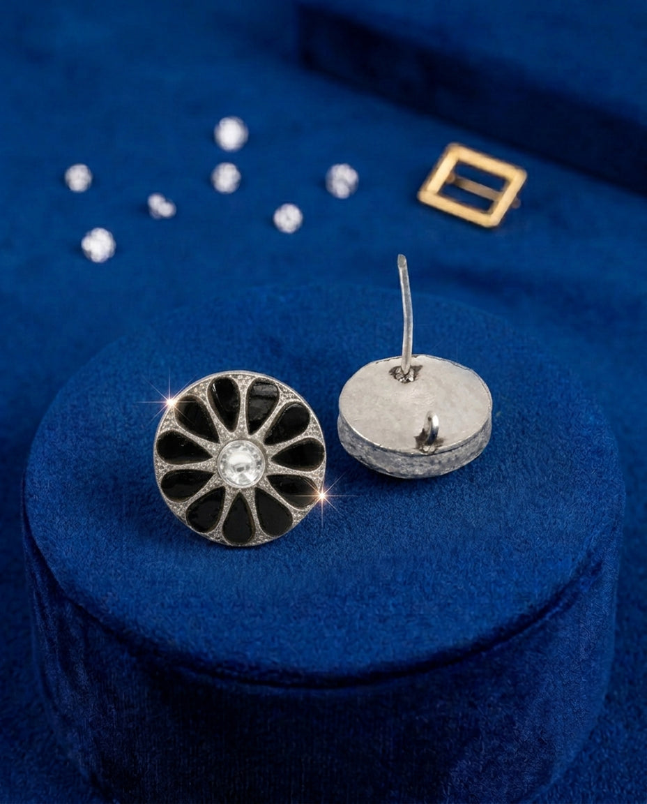 Classic Round Earrings in Polished Silver