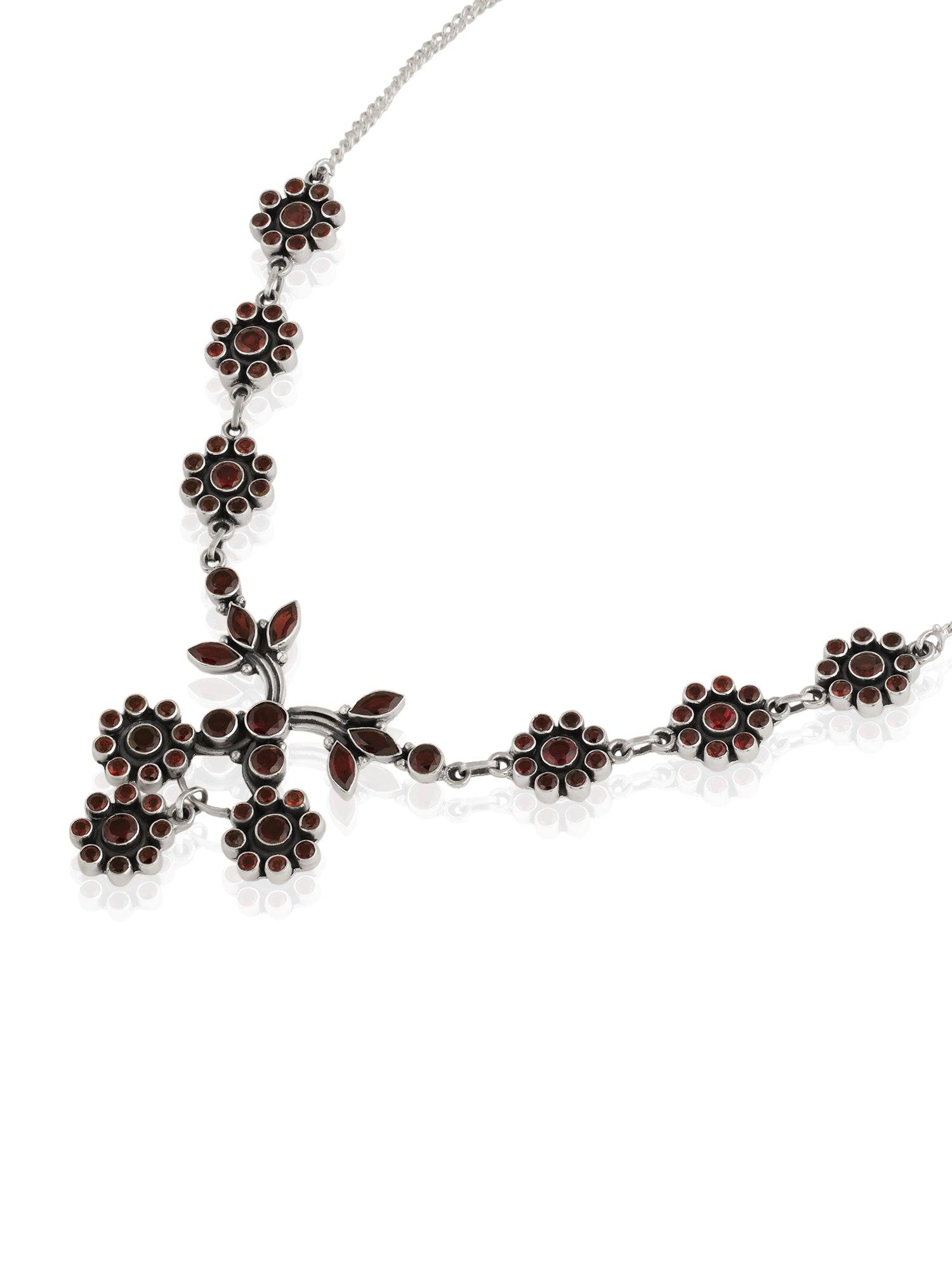 Petal Perfection Flowery Garnet Necklace - Dyulokha