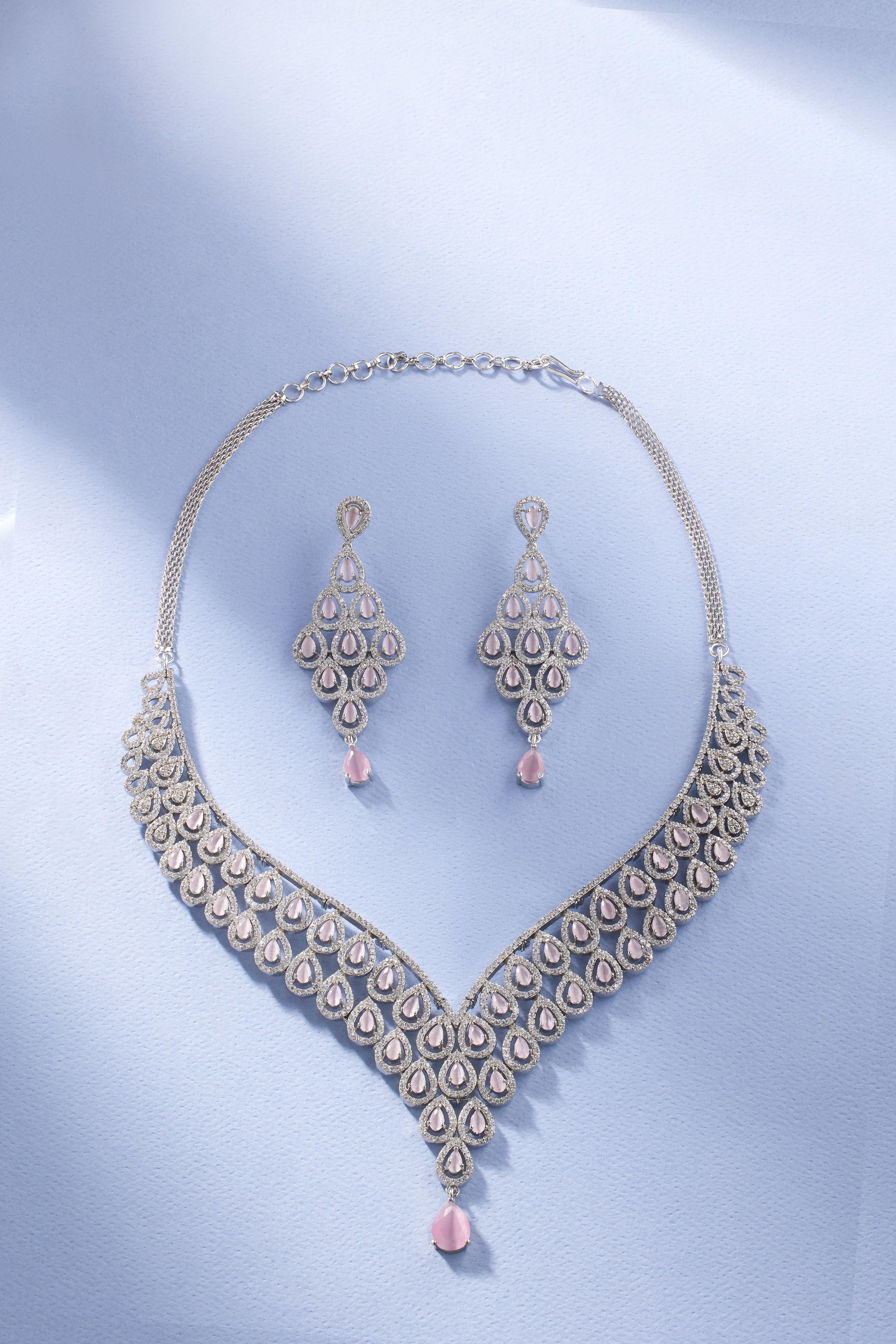 Feminine Flair Necklace set - Dyulokha