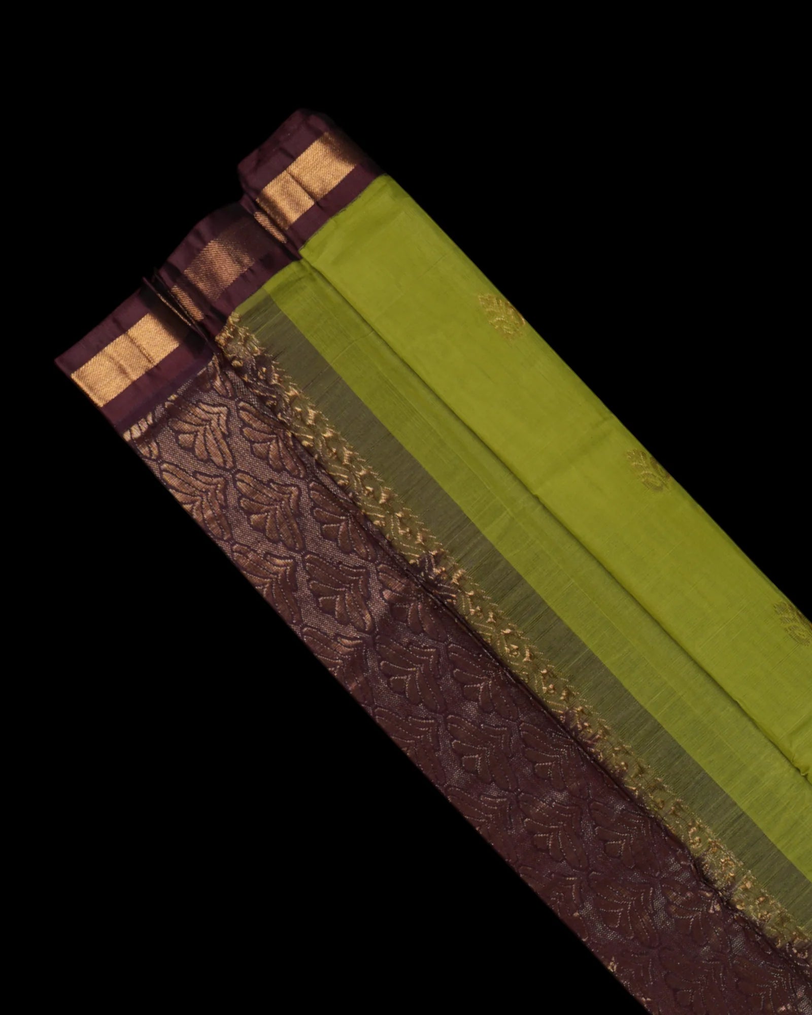 Gadwal Cotton Saree With Zari Butta