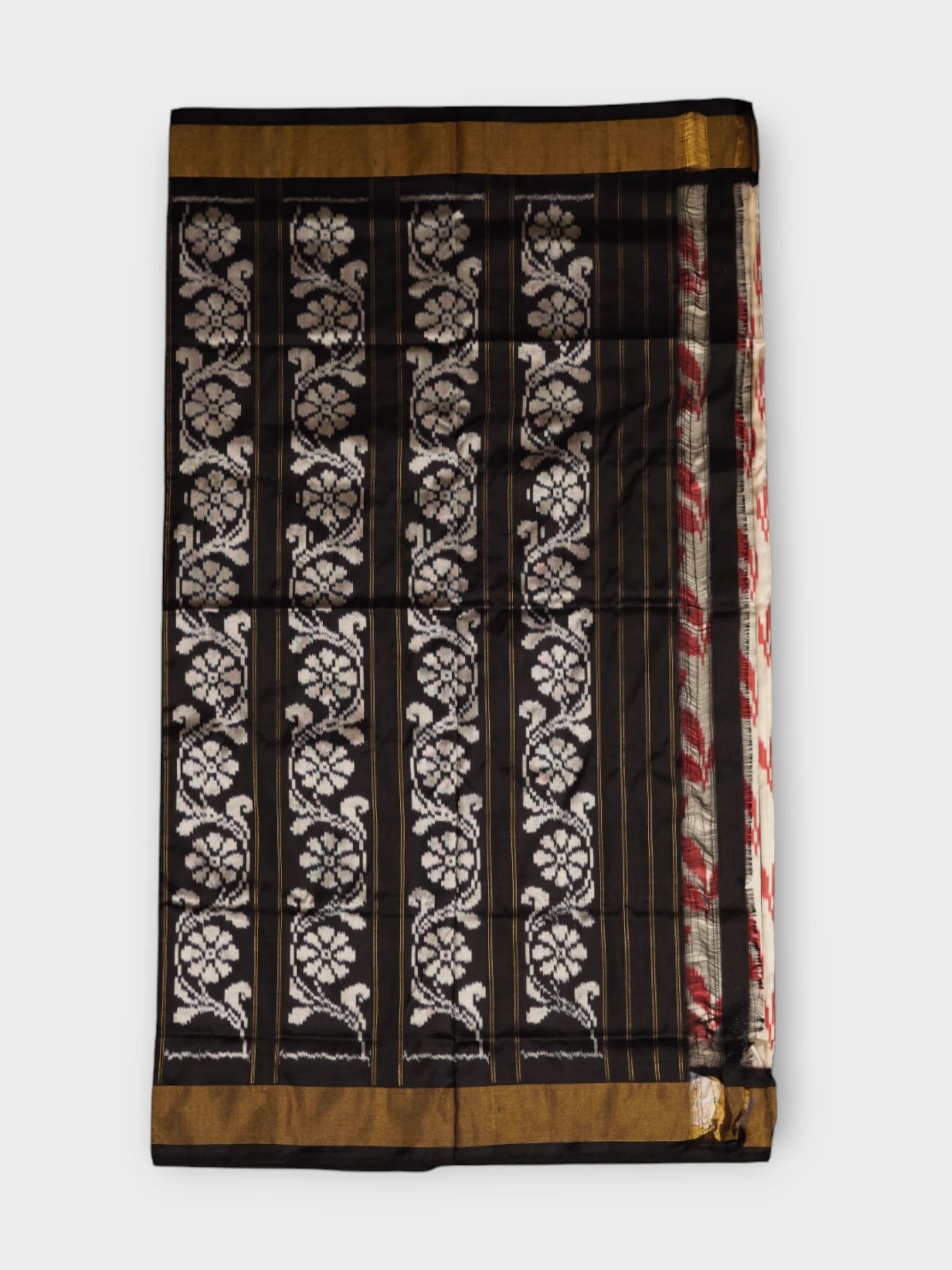 Cream Pochampally Silk Leaf Print Saree