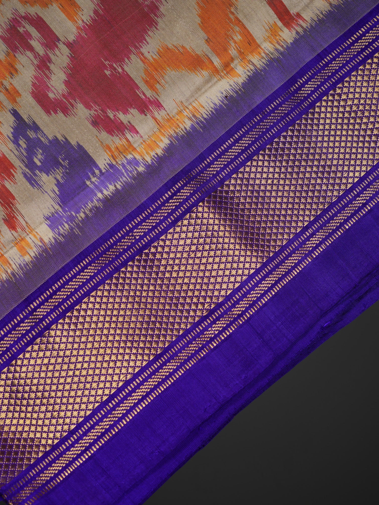 Cream Handloom Pochampally Silk Saree