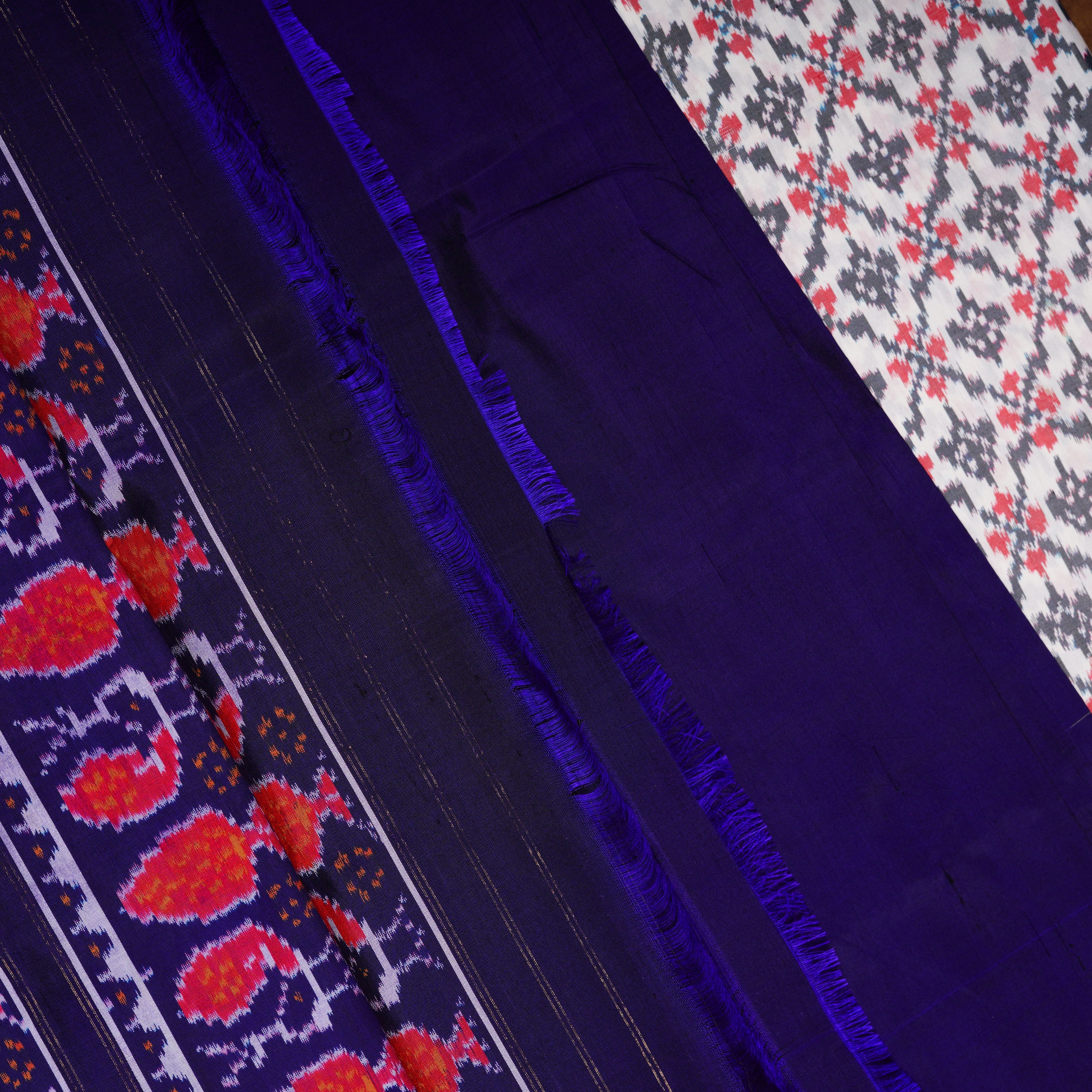 White Pochampally Silk Ikat Woven Saree