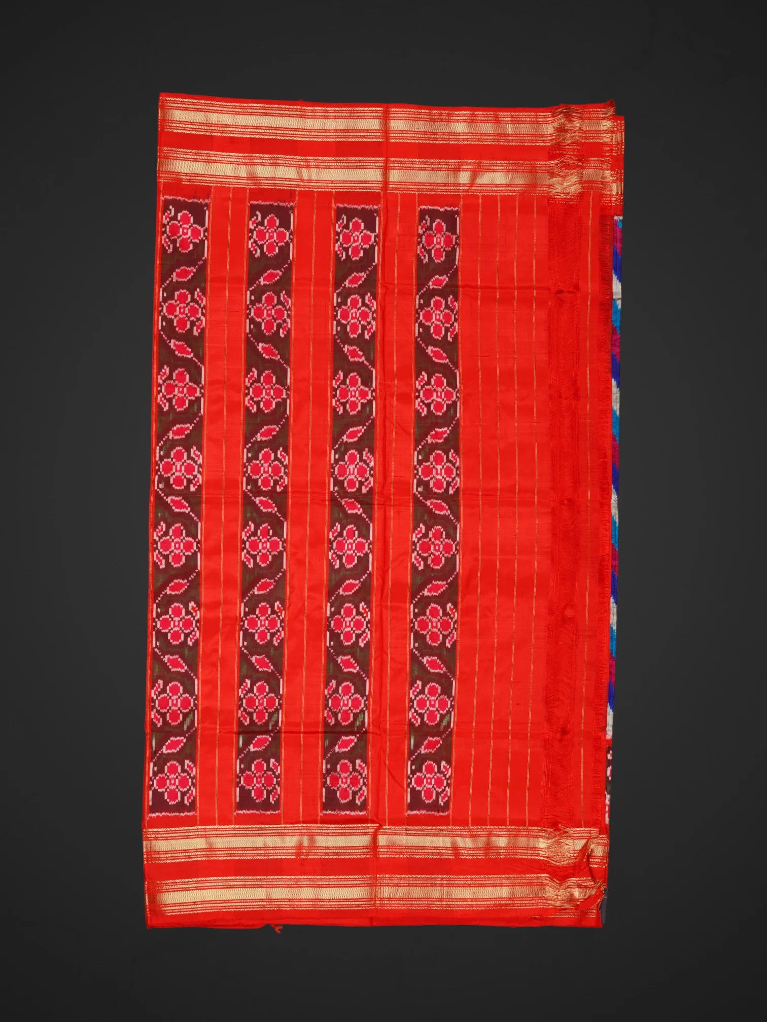 Zigzag Pattern Pochampally Silk Saree