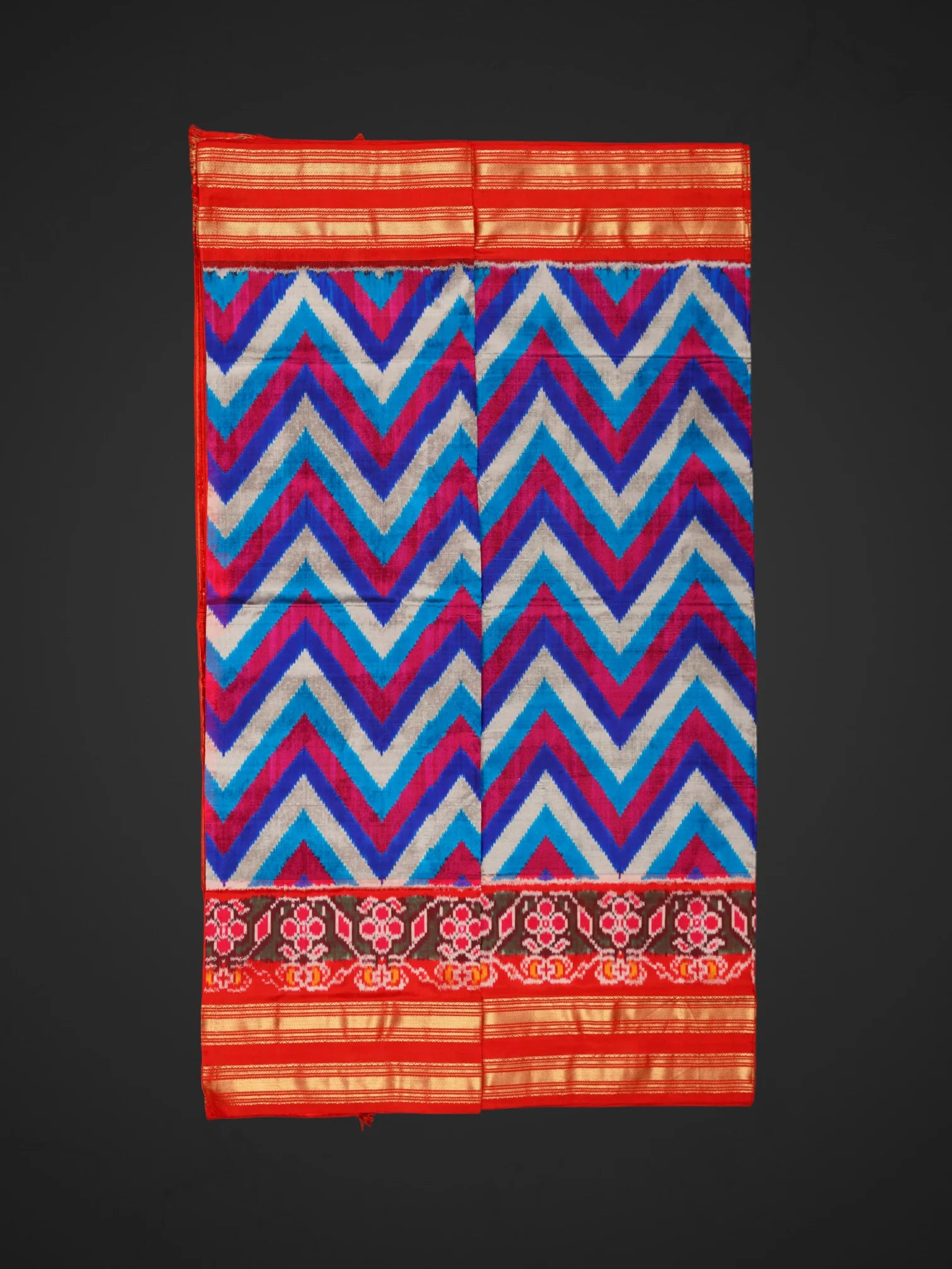 Zigzag Pattern Pochampally Silk Saree