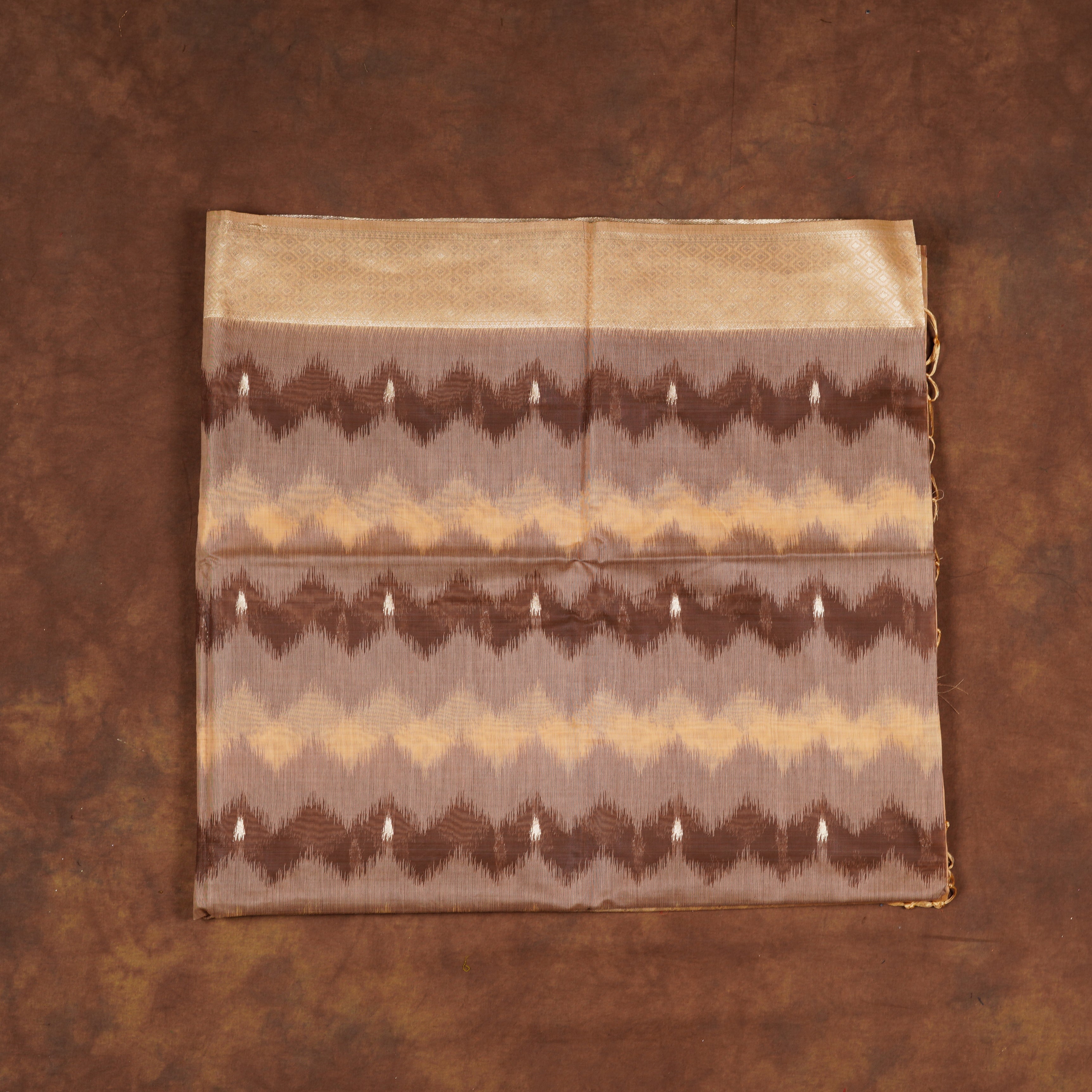 Cream Tie Dye Zigzag Chanderi Saree