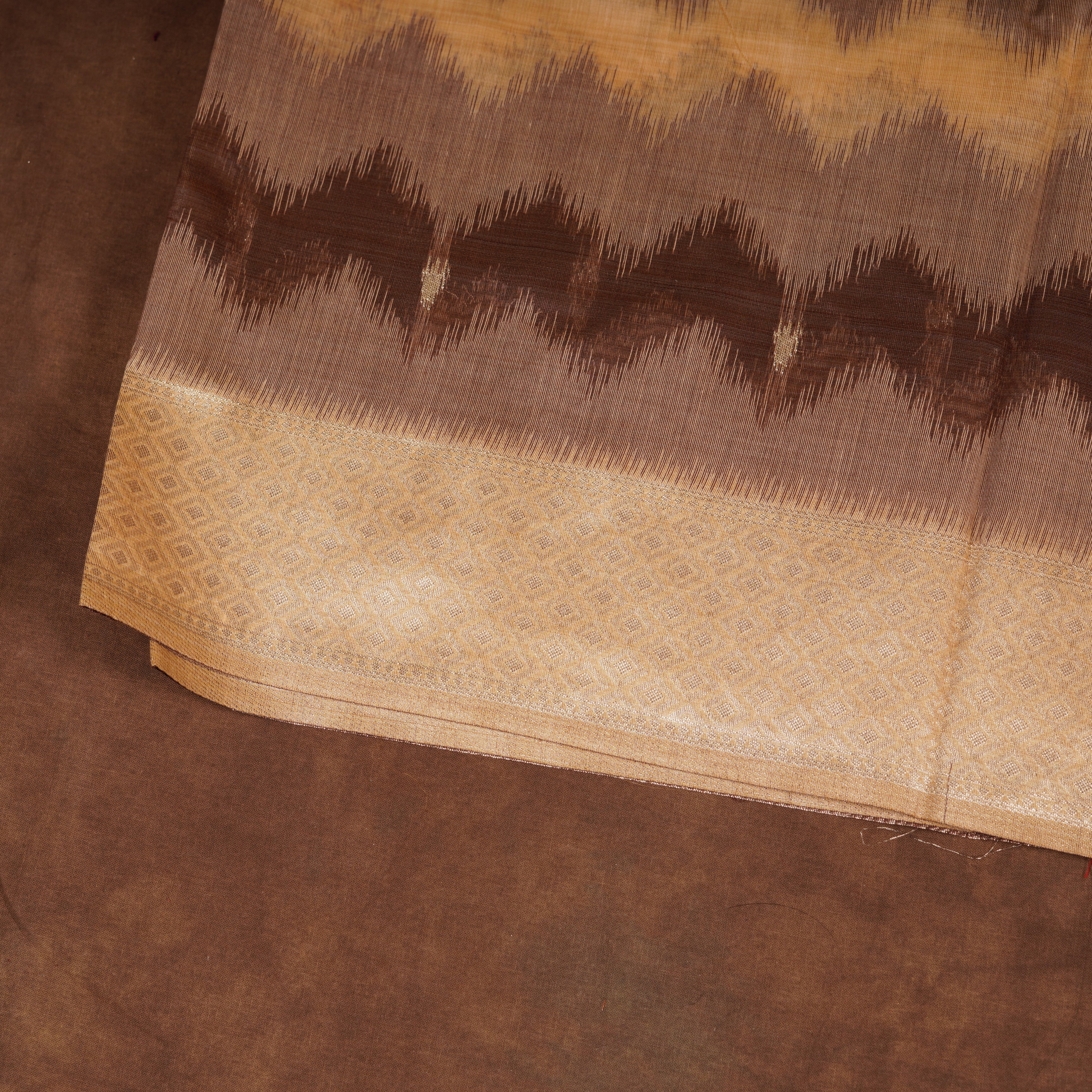 Cream Tie Dye Zigzag Chanderi Saree