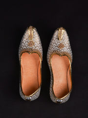Silver Textured Handcrafted Mojari