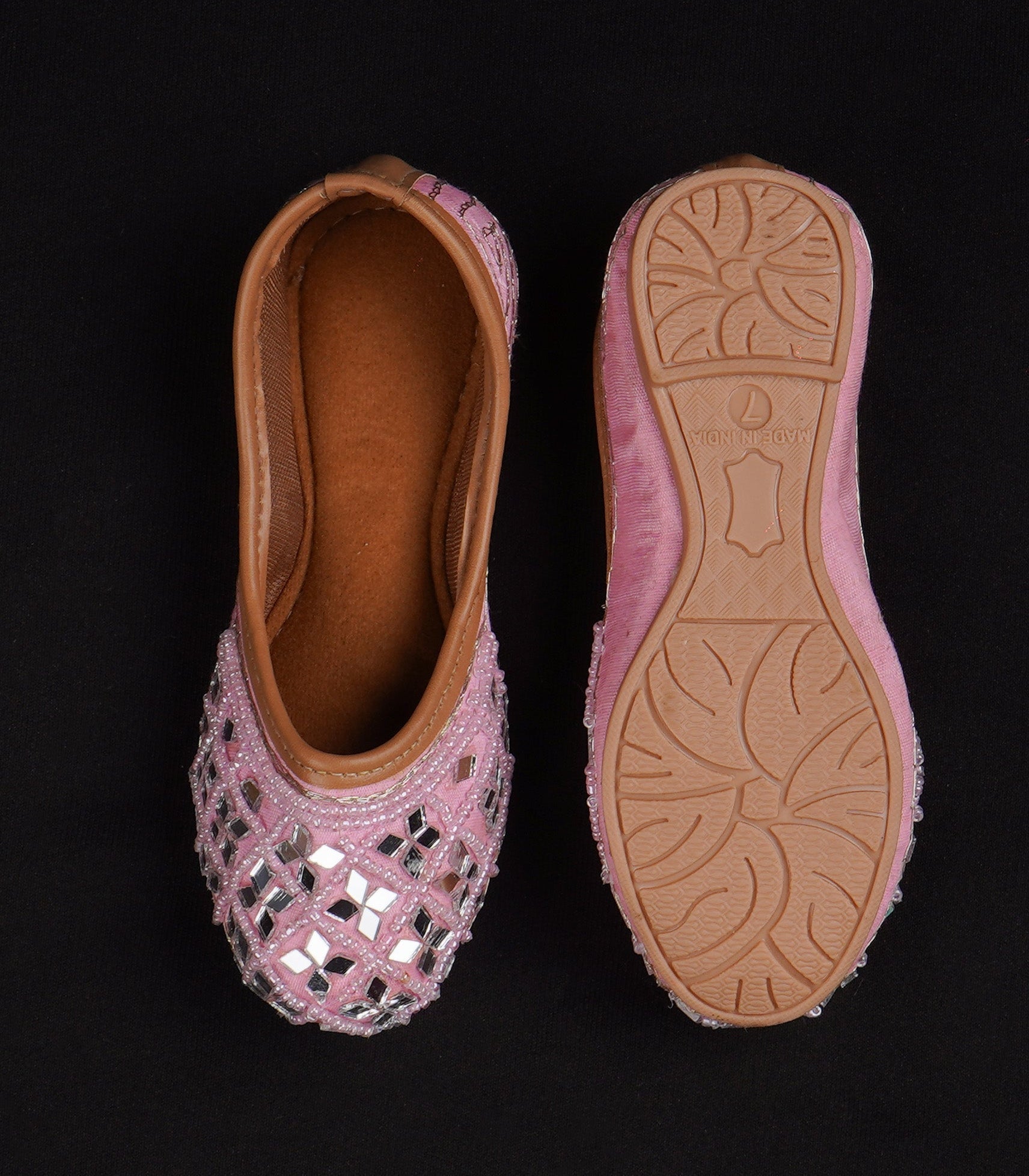 Pink Fabric Round Toe Jutti