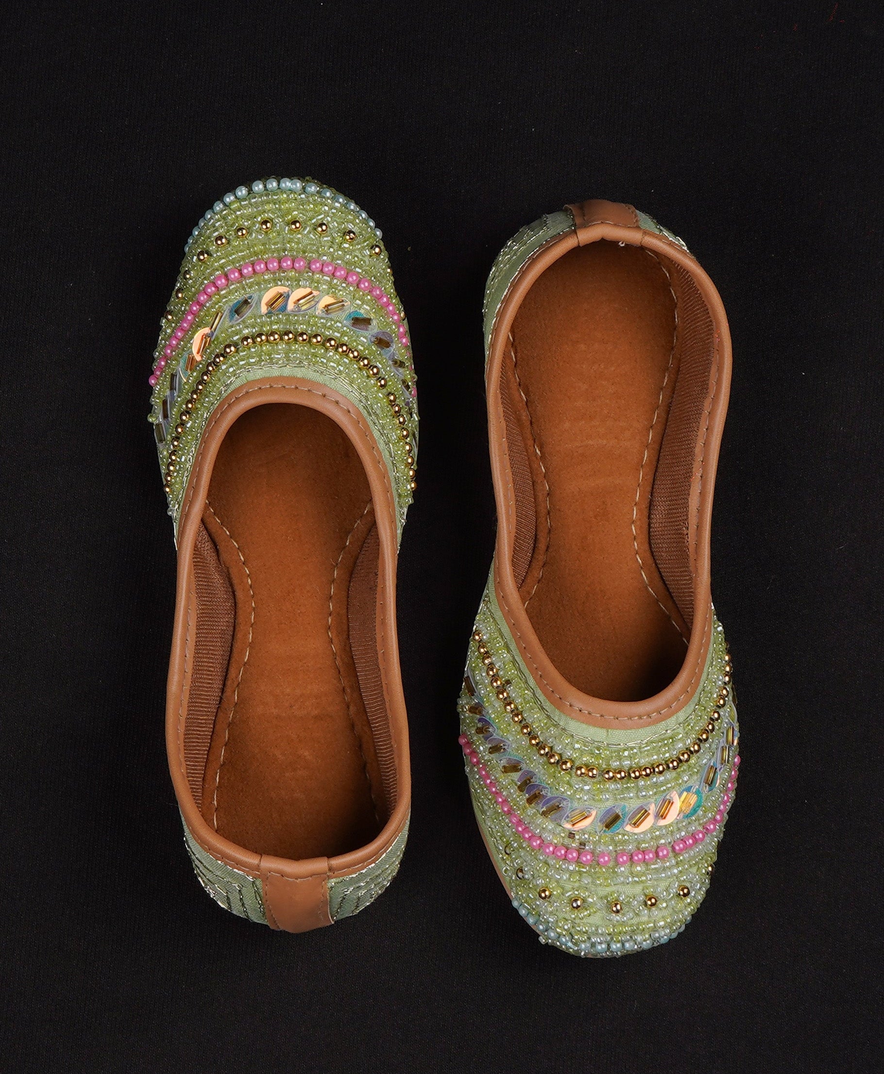 Light Green Textured Handcrafted Jutti