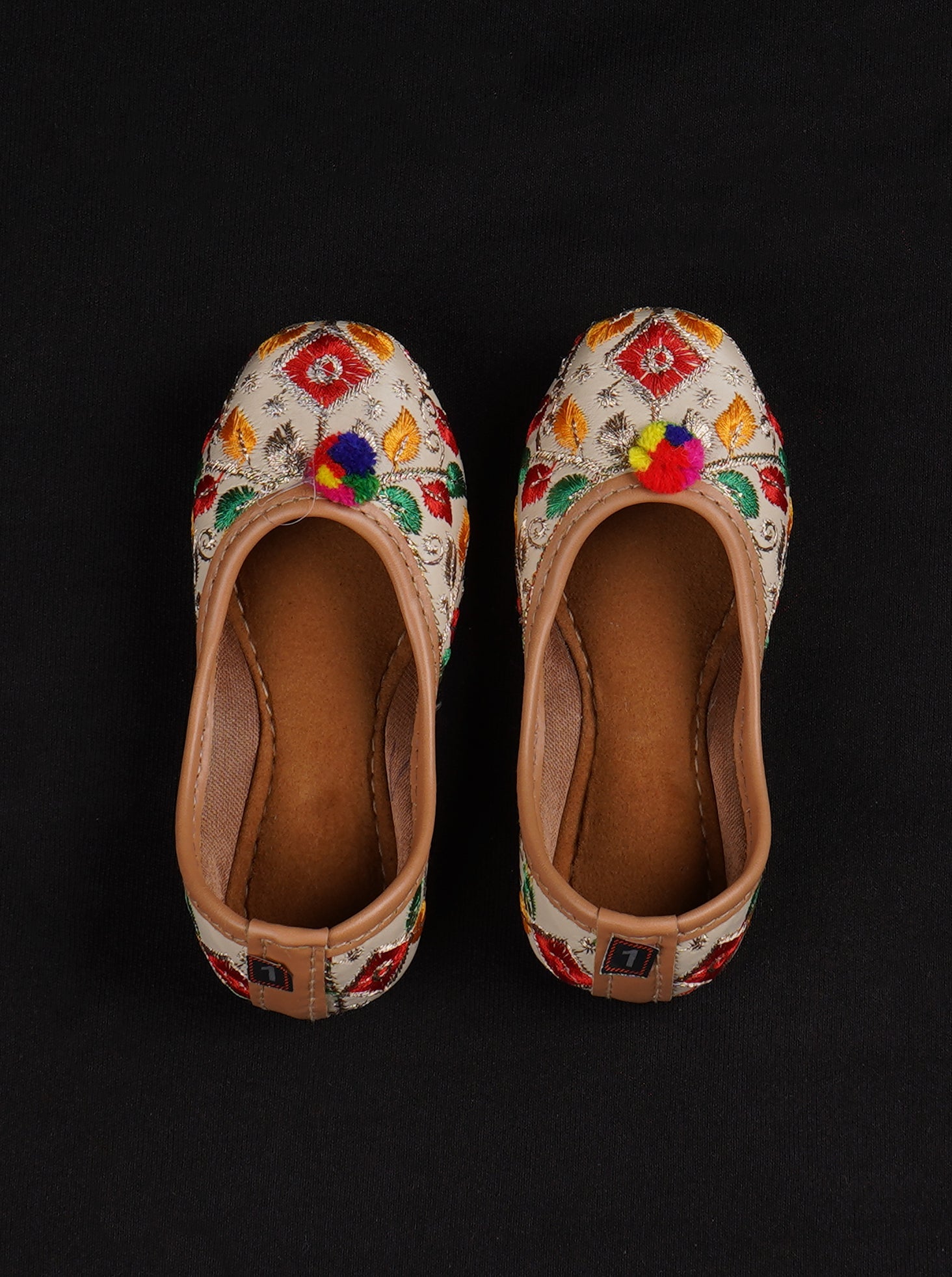 Cream Artisan Comfortable Jutti
