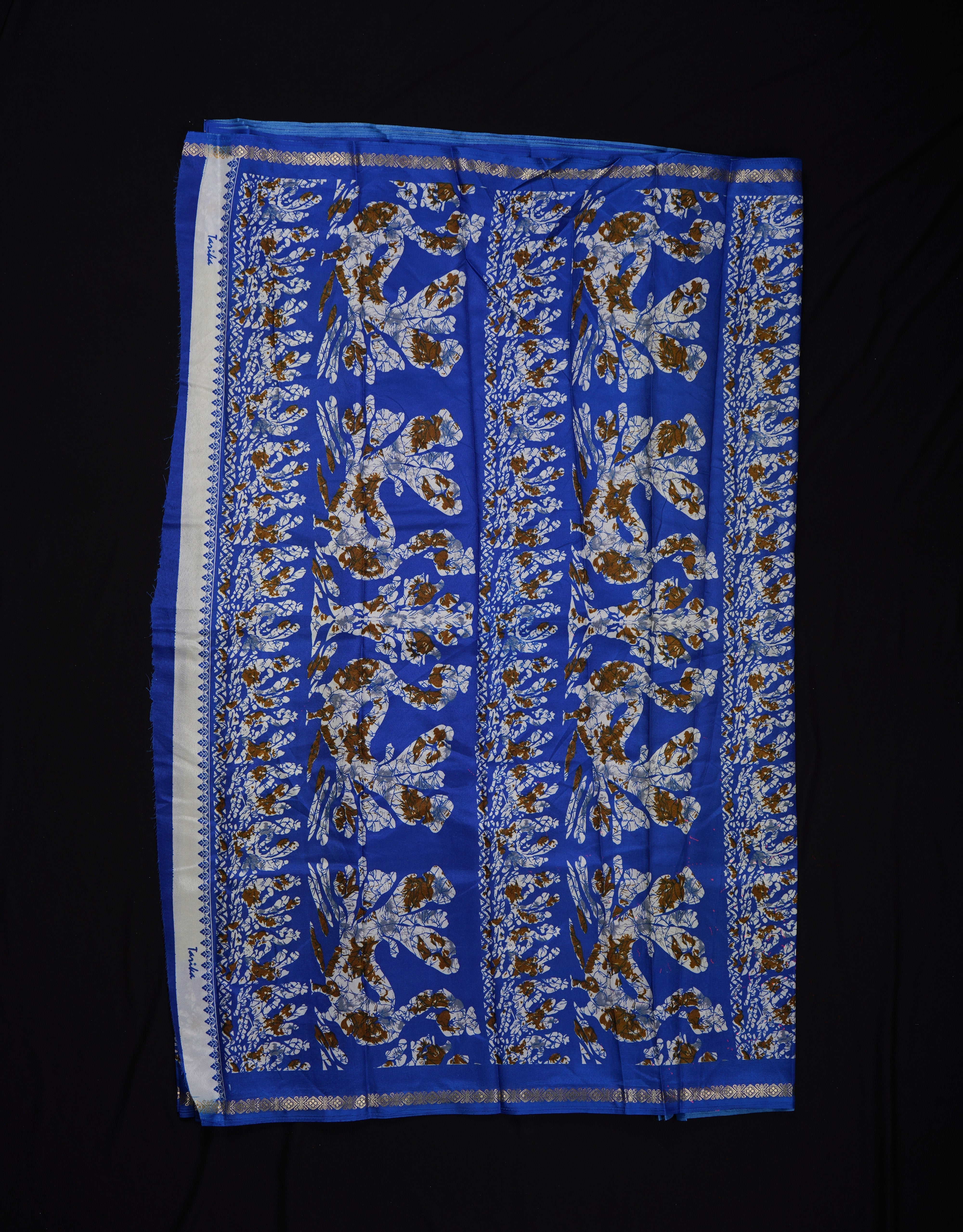 Parrot Green Crepe Saree Artistry for Every Celebration