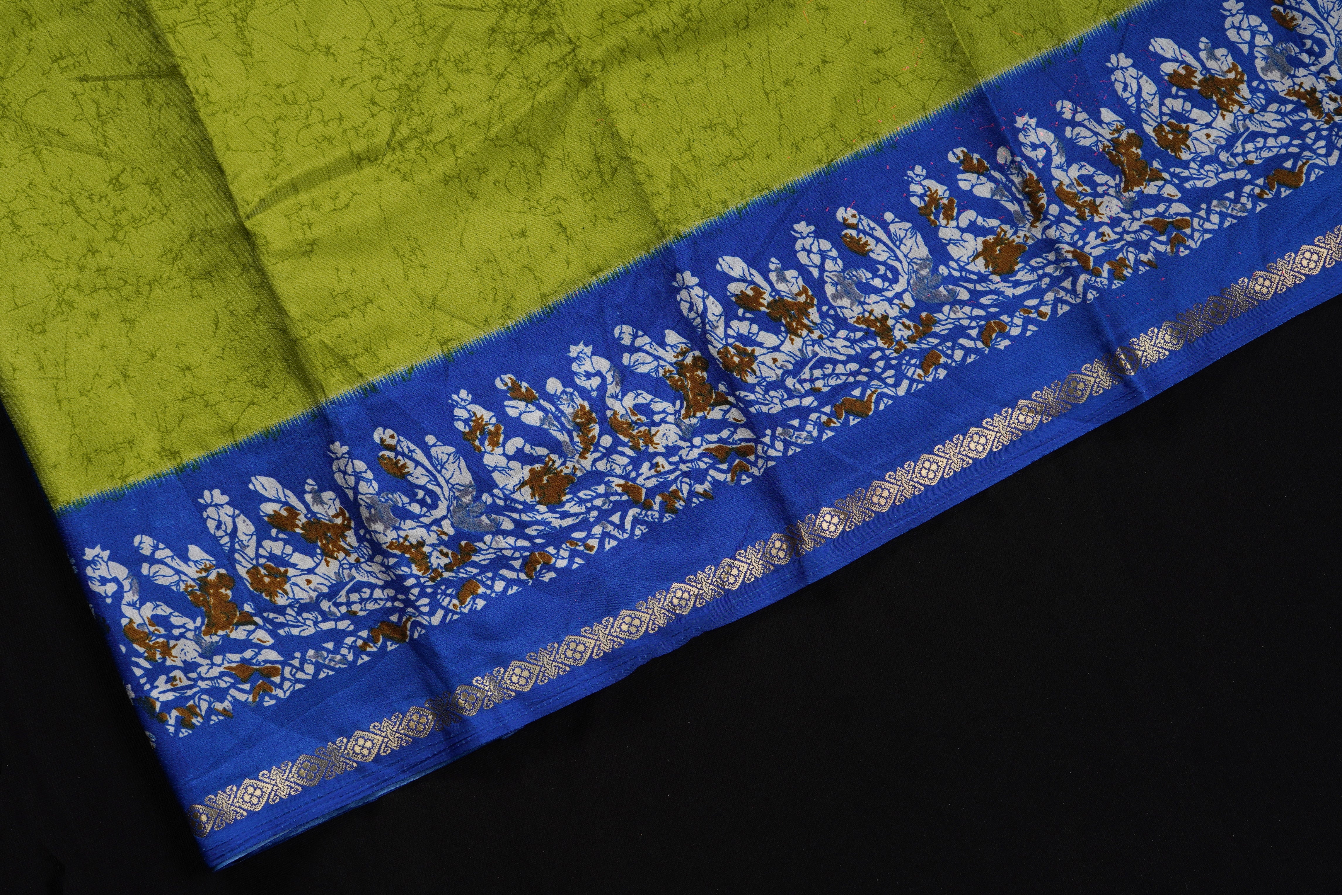 Parrot Green Crepe Saree Artistry for Every Celebration