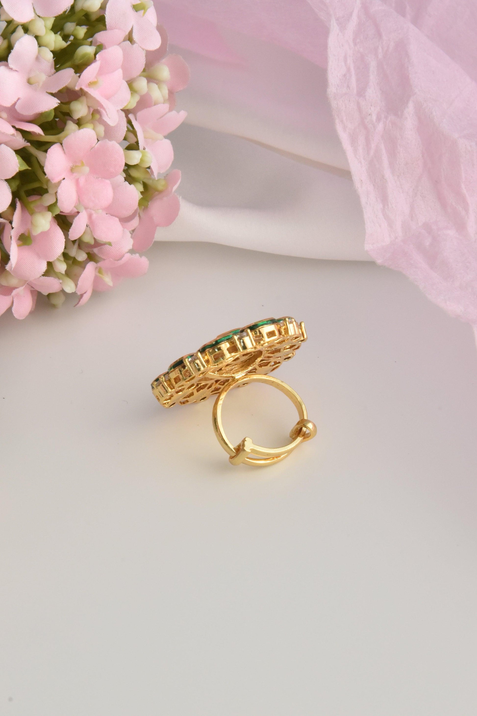 Golden Elegance Kundan Ring - Dyulokha
