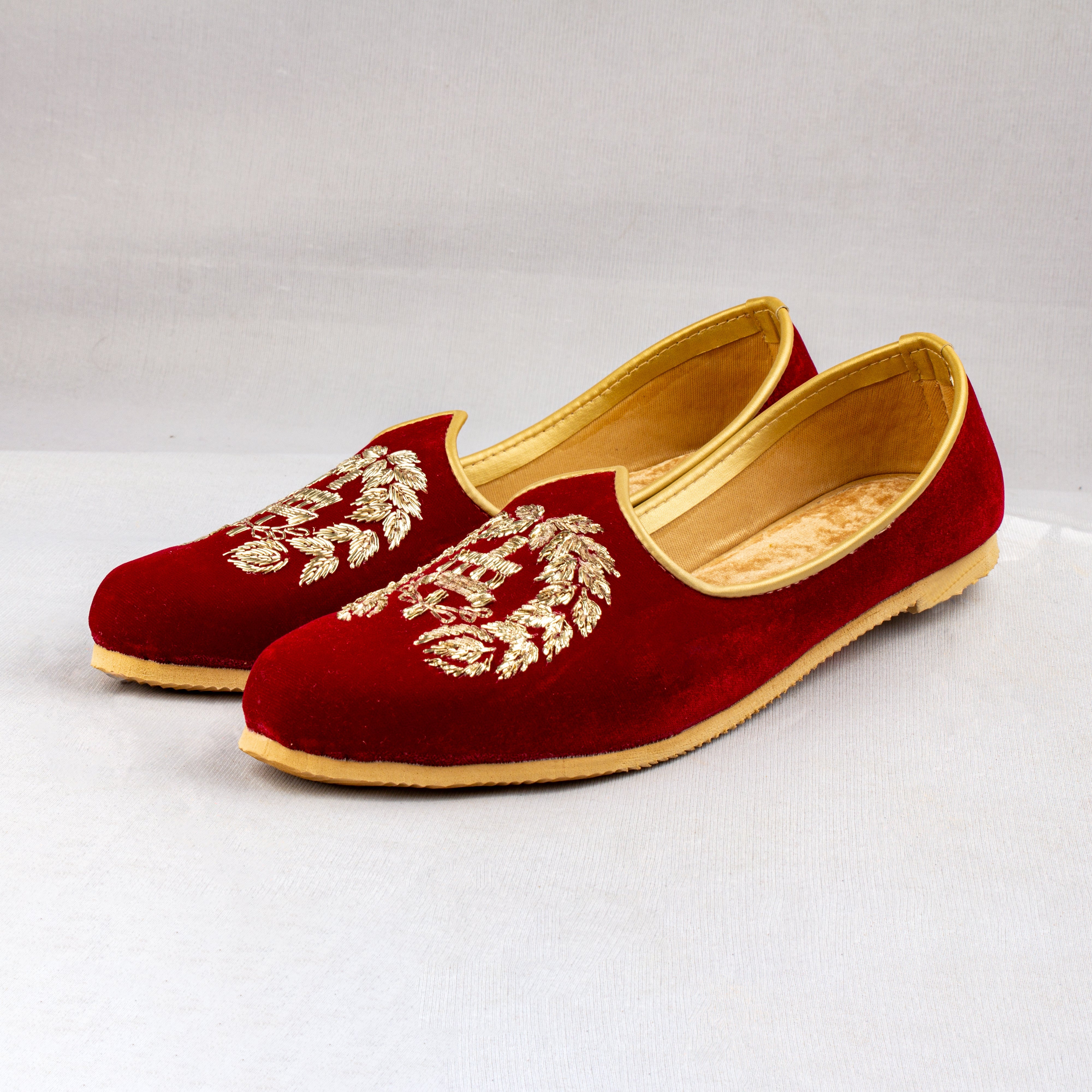 Red Velvet Almond Shape Jutti