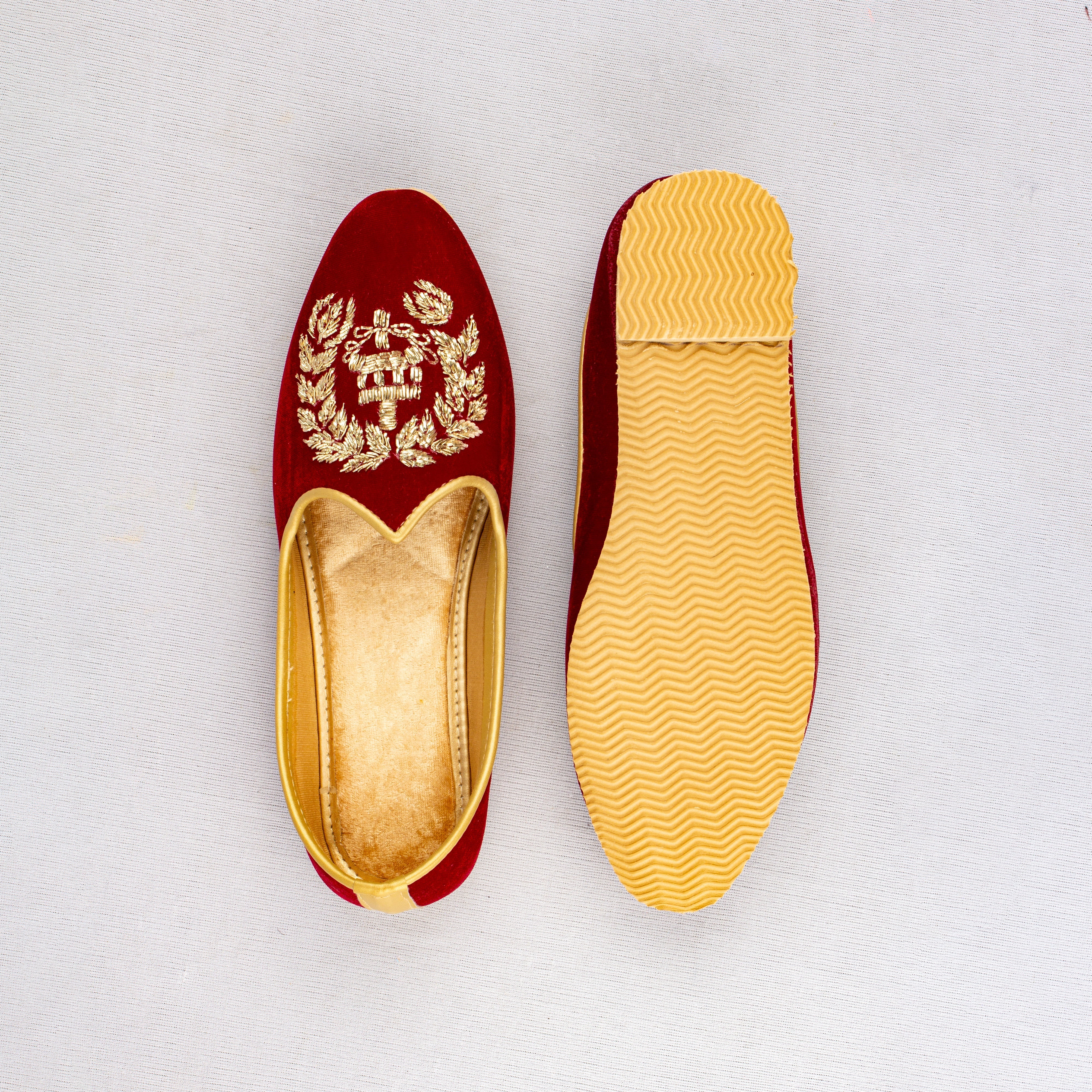 Red Velvet Almond Shape Jutti