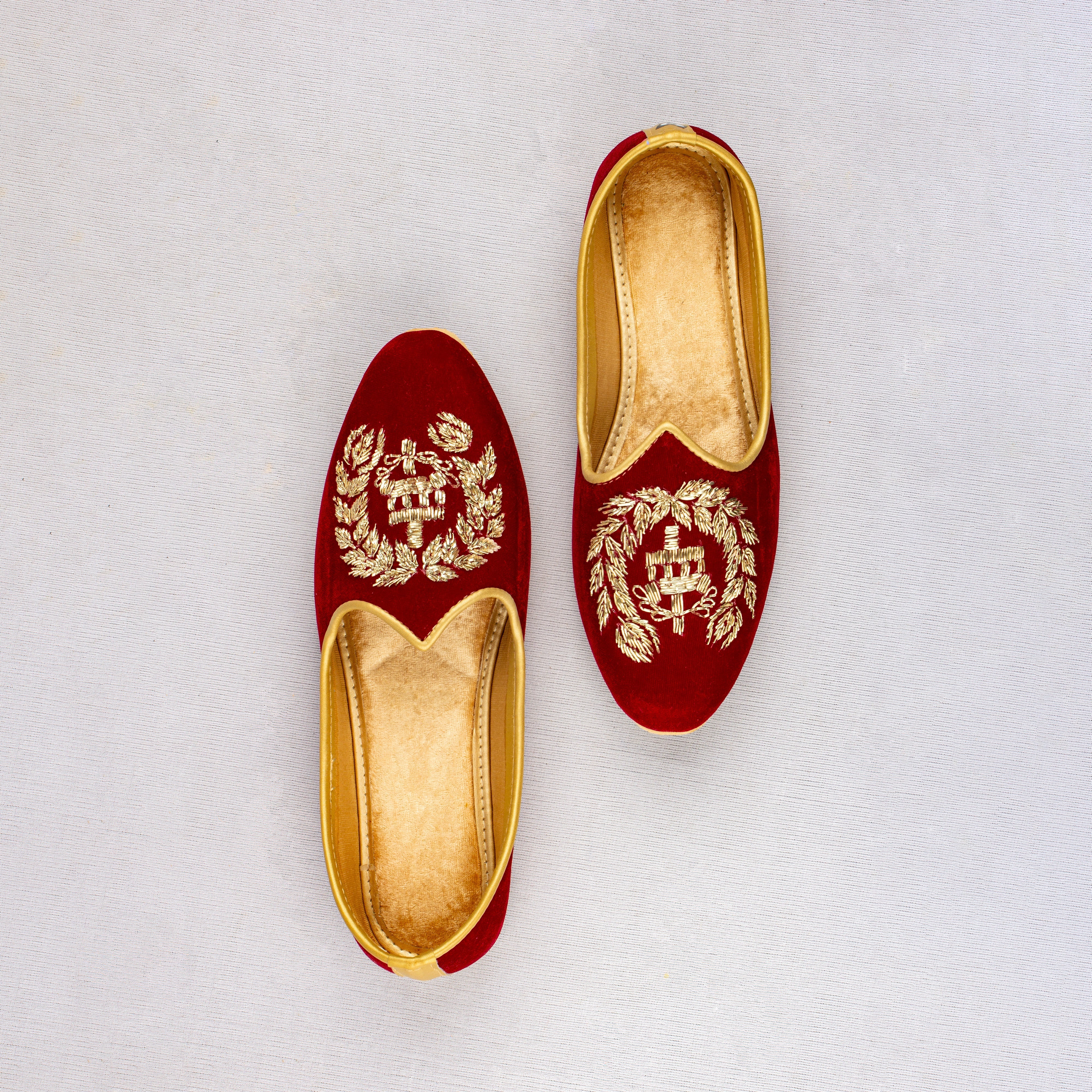 Red Velvet Almond Shape Jutti