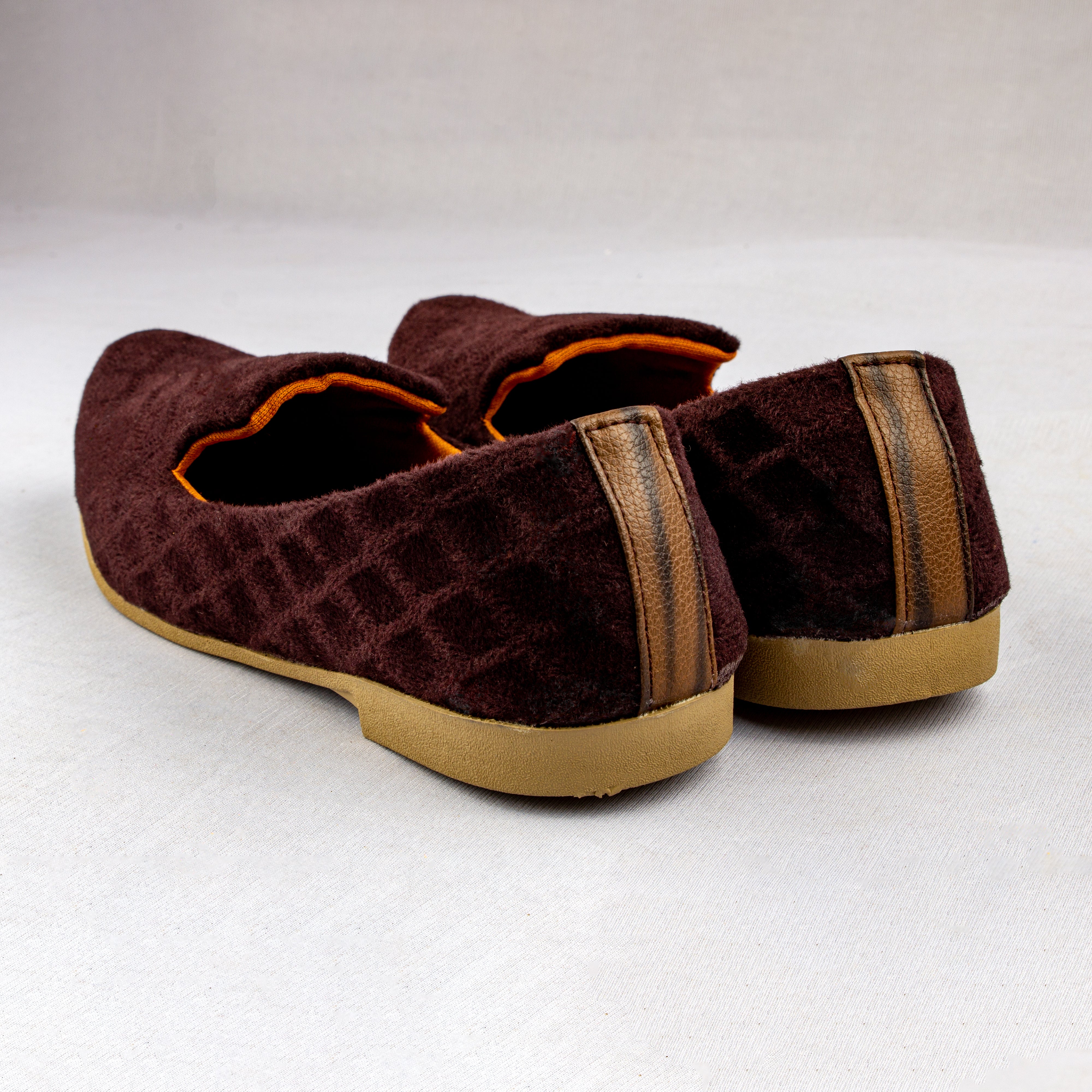 Black Textured Almond Mojari