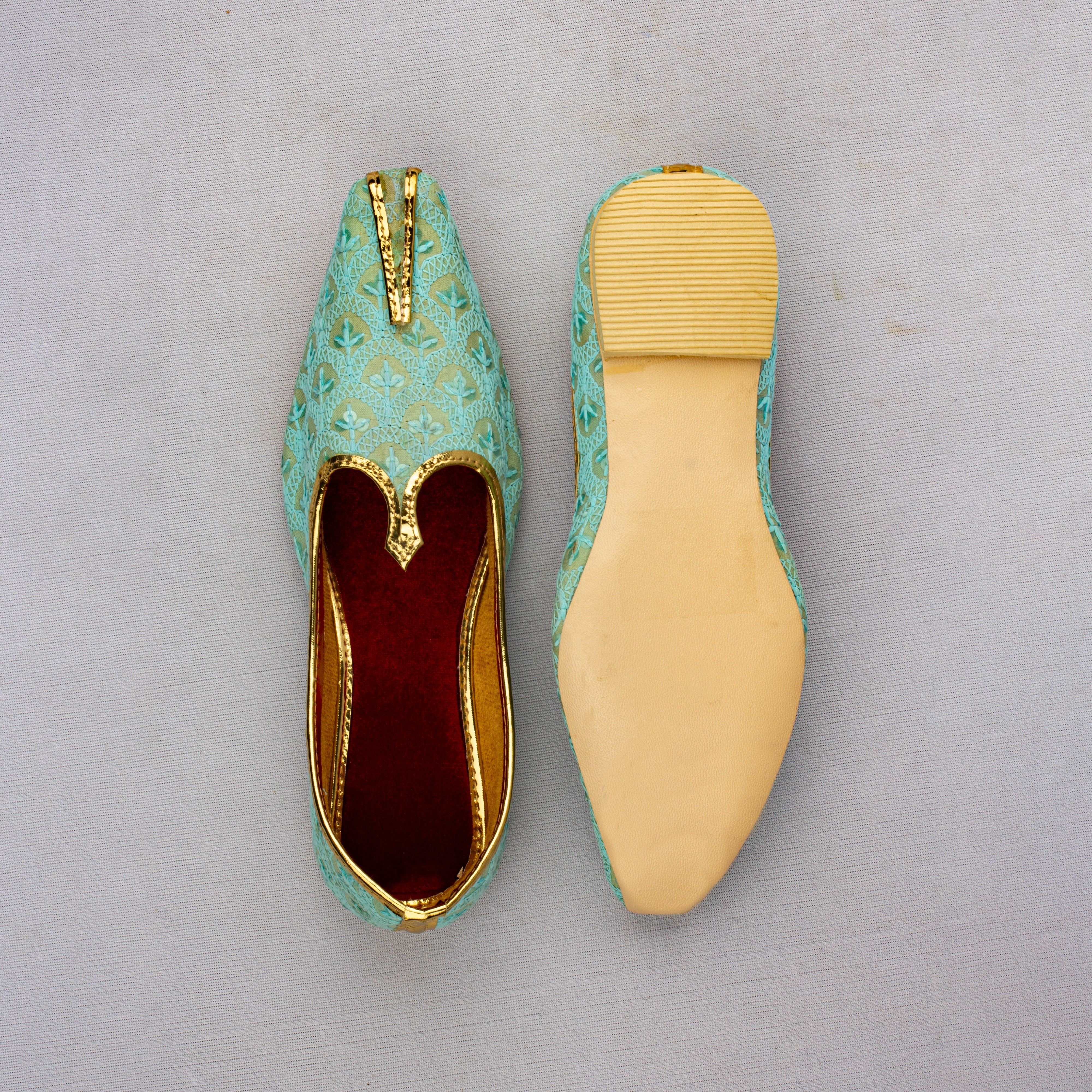 Firozi Handcrafted Pointed Mojari