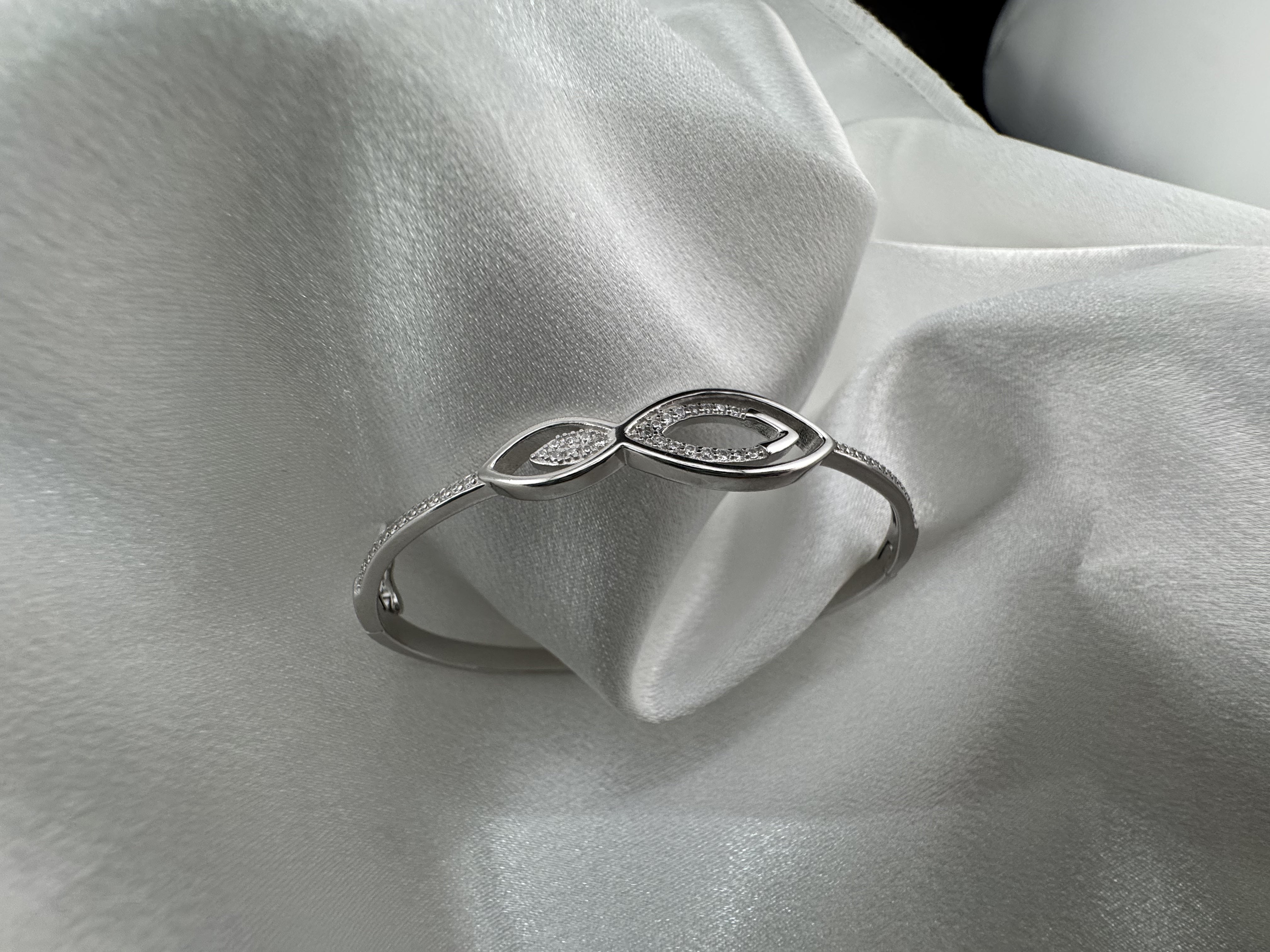Delicate Brilliance Bracelet