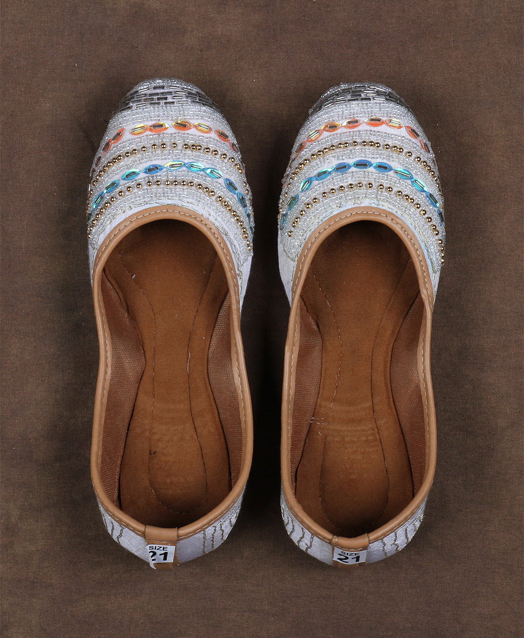 White Comfortable Stylish Ethnic Jutti