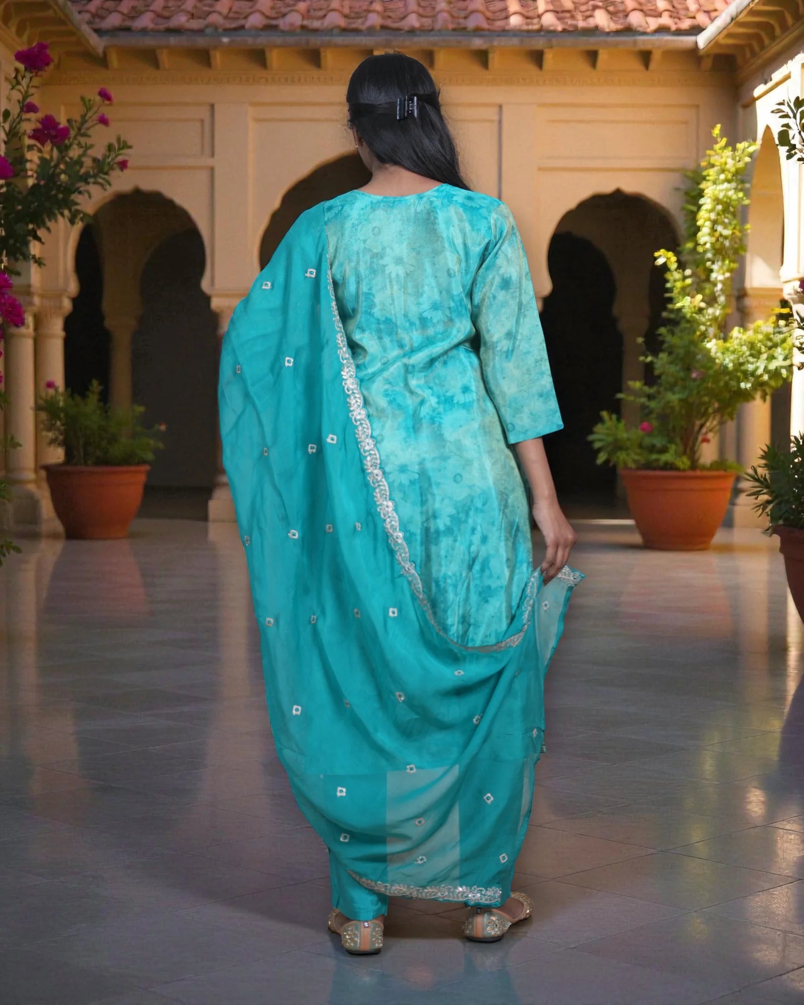 Ivory Zardozi Embroidered Kurta Set