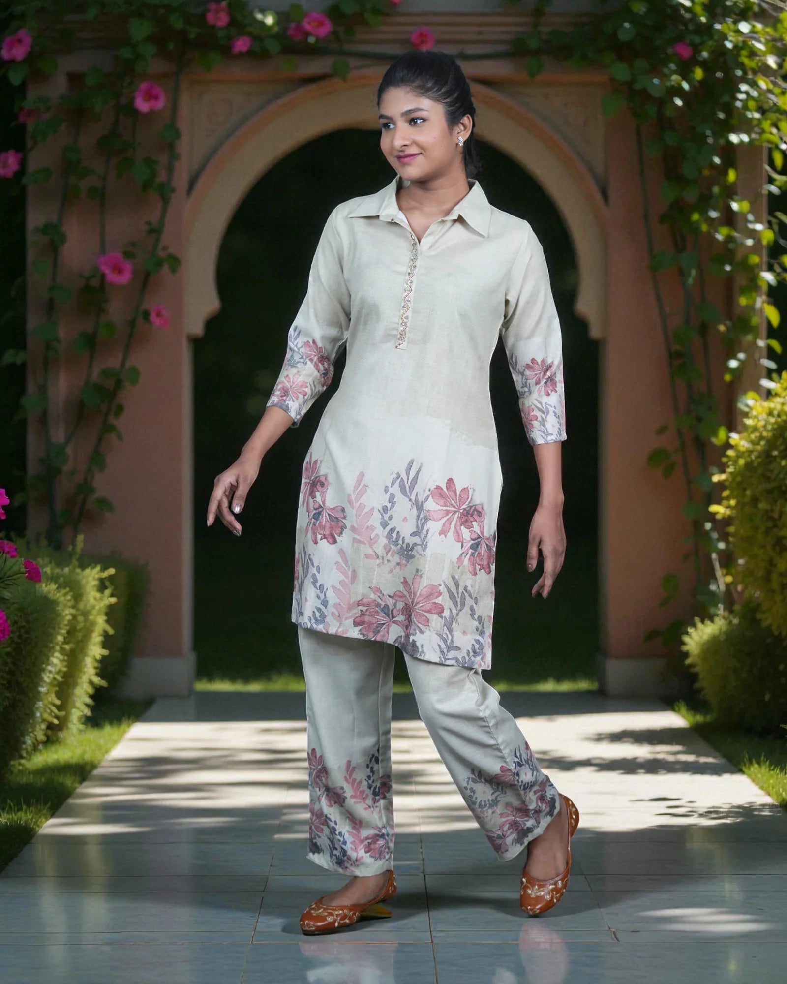 Floral Cotton Ankle Pants With Elegant Embroidery