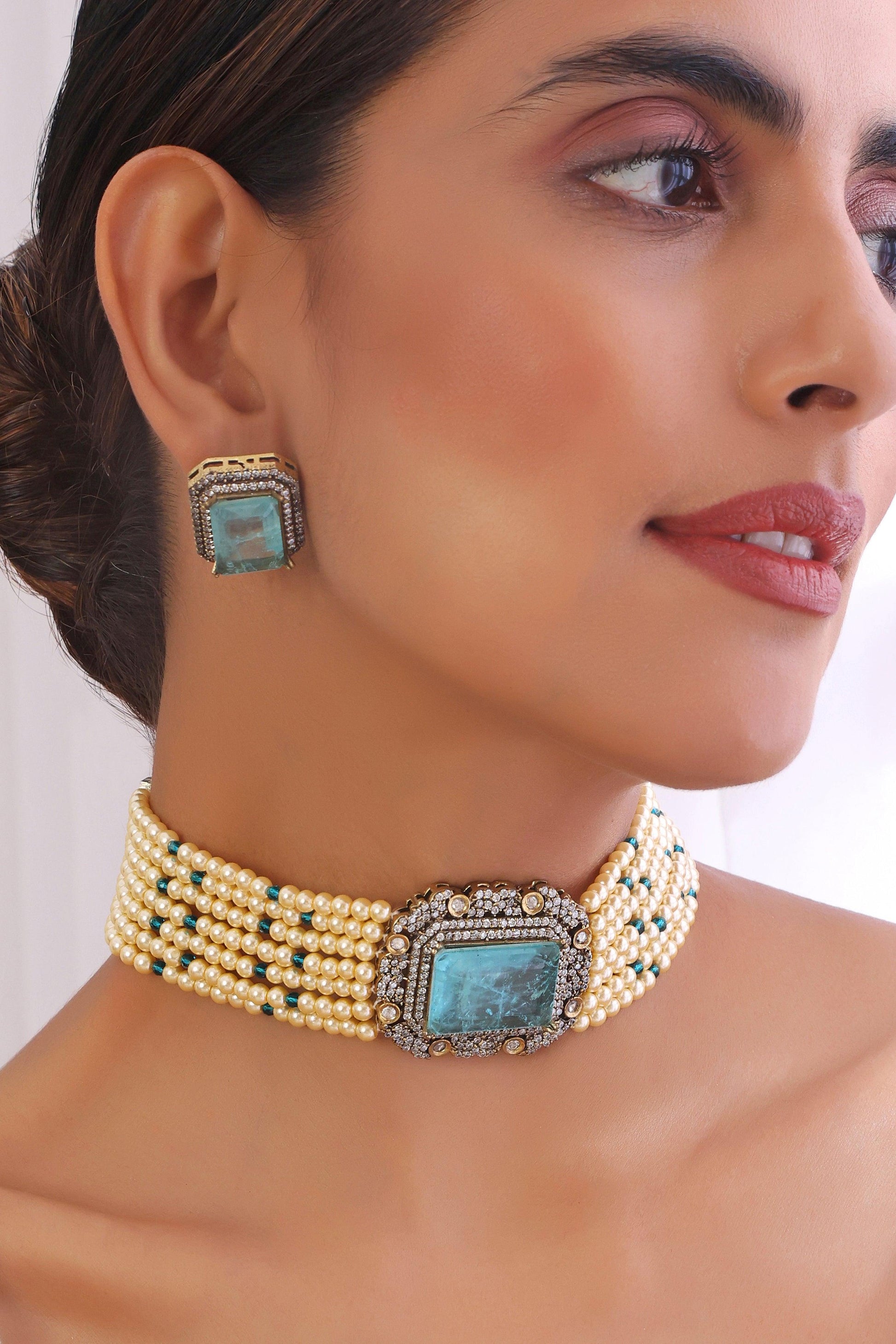 Sapphire Splendor Victorian Polki Necklace Set - Dyulokha