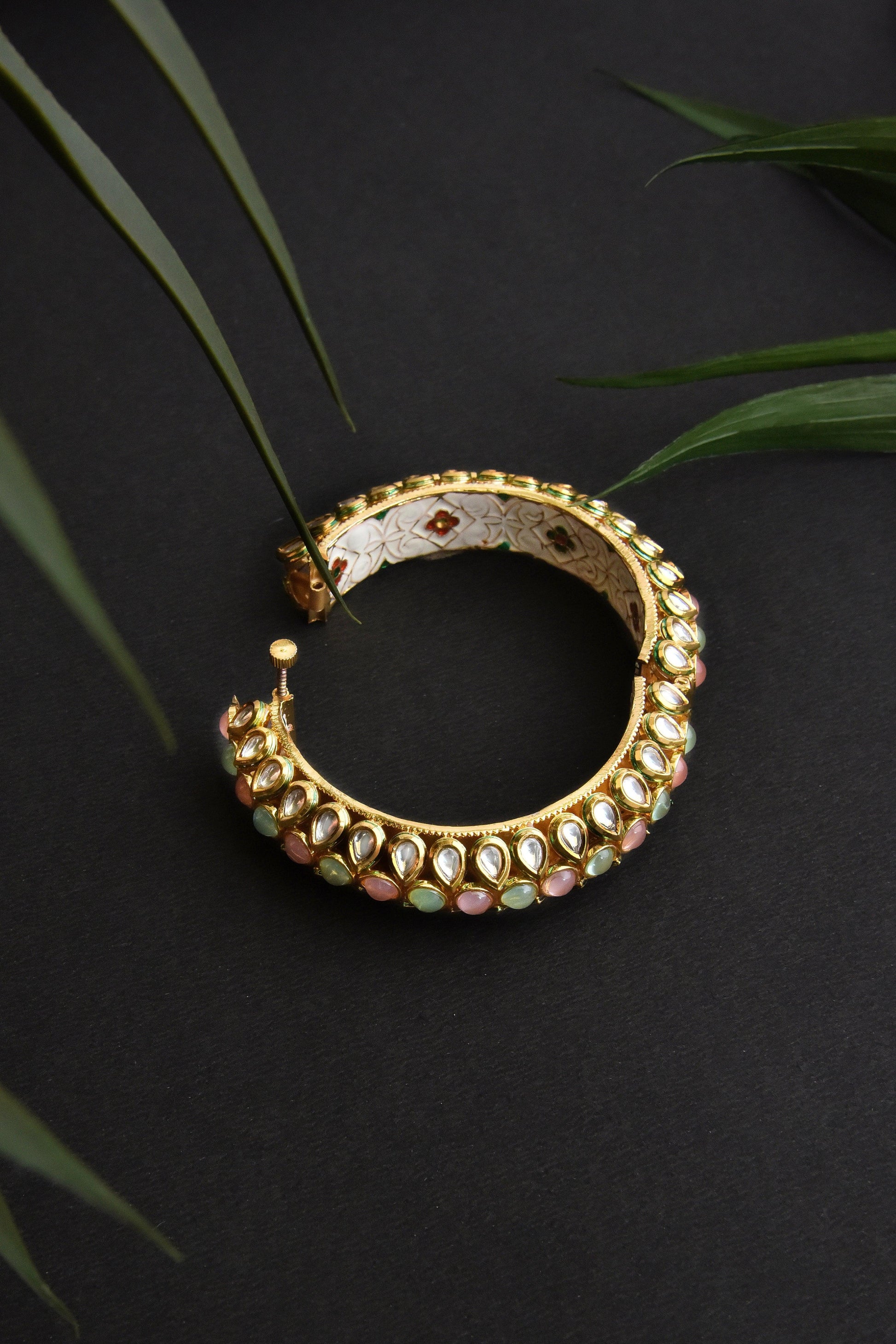 Pastel Harmony Kundan Kada - Dyulokha