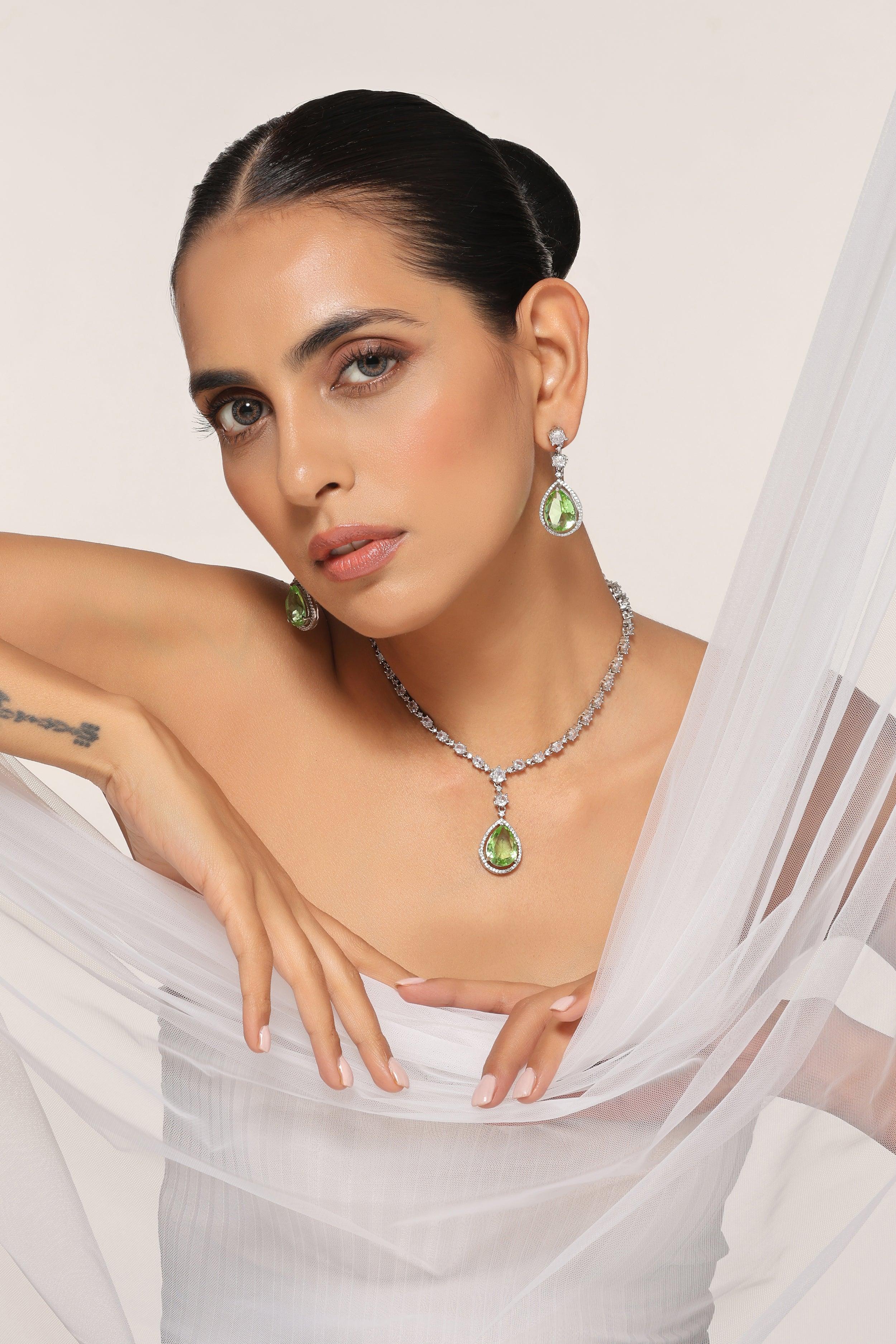 Vibrant Charm Zirconia Necklace Set - Dyulokha