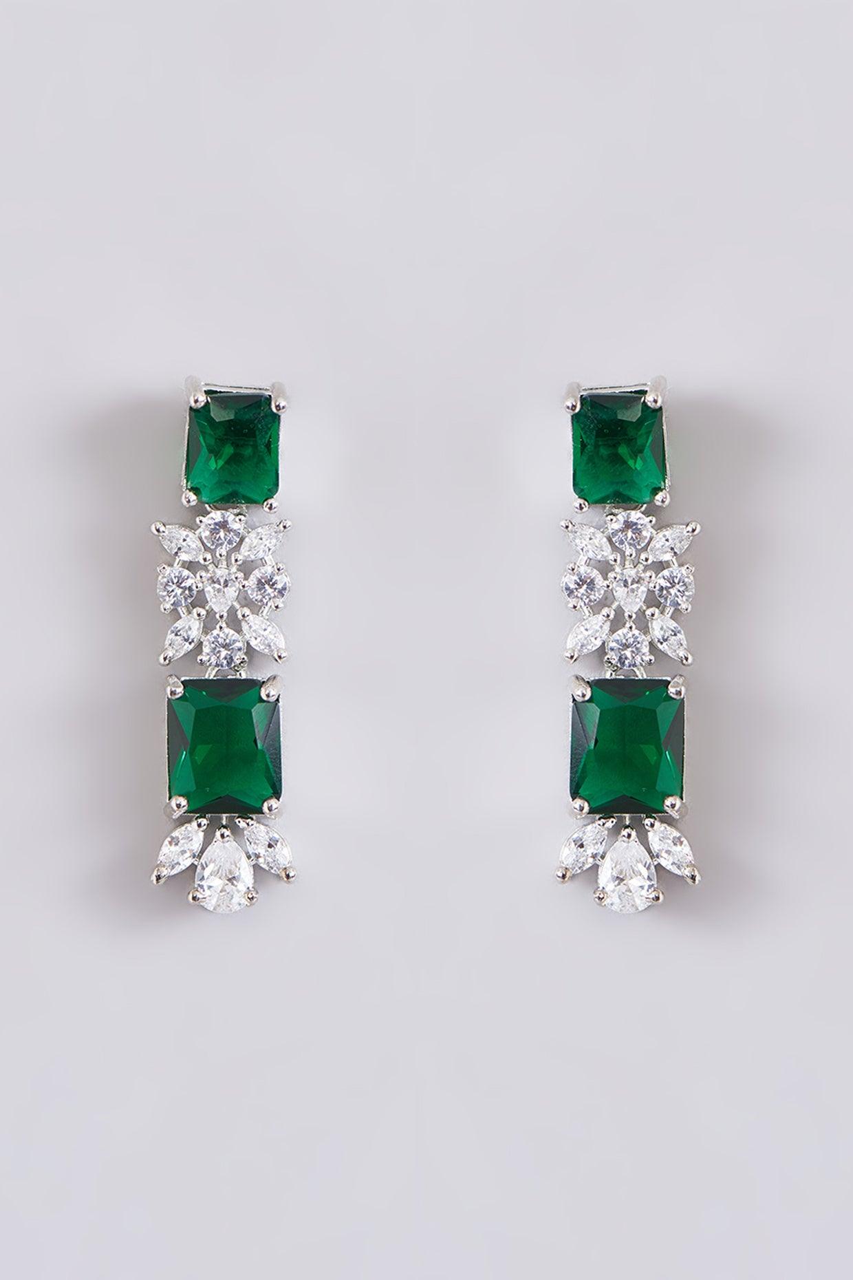 Emerald Elegance Diamond Necklace Set - Dyulokha